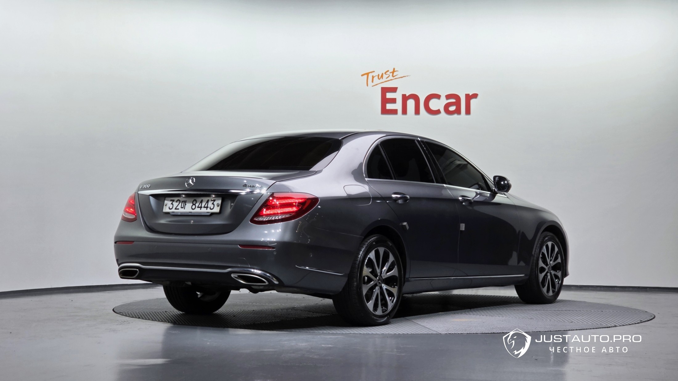 Автомобиль Mercedes-Benz E-Class