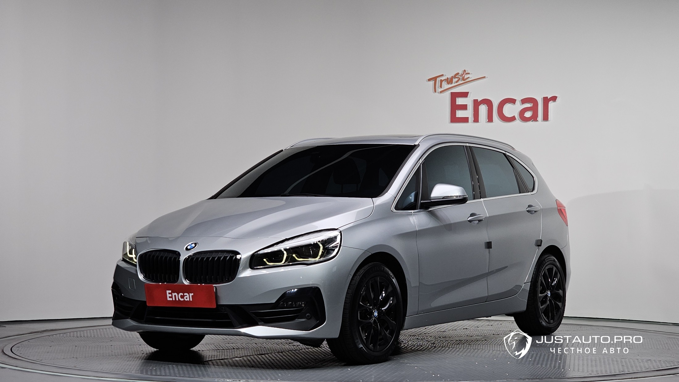 Автомобиль BMW 2-Series