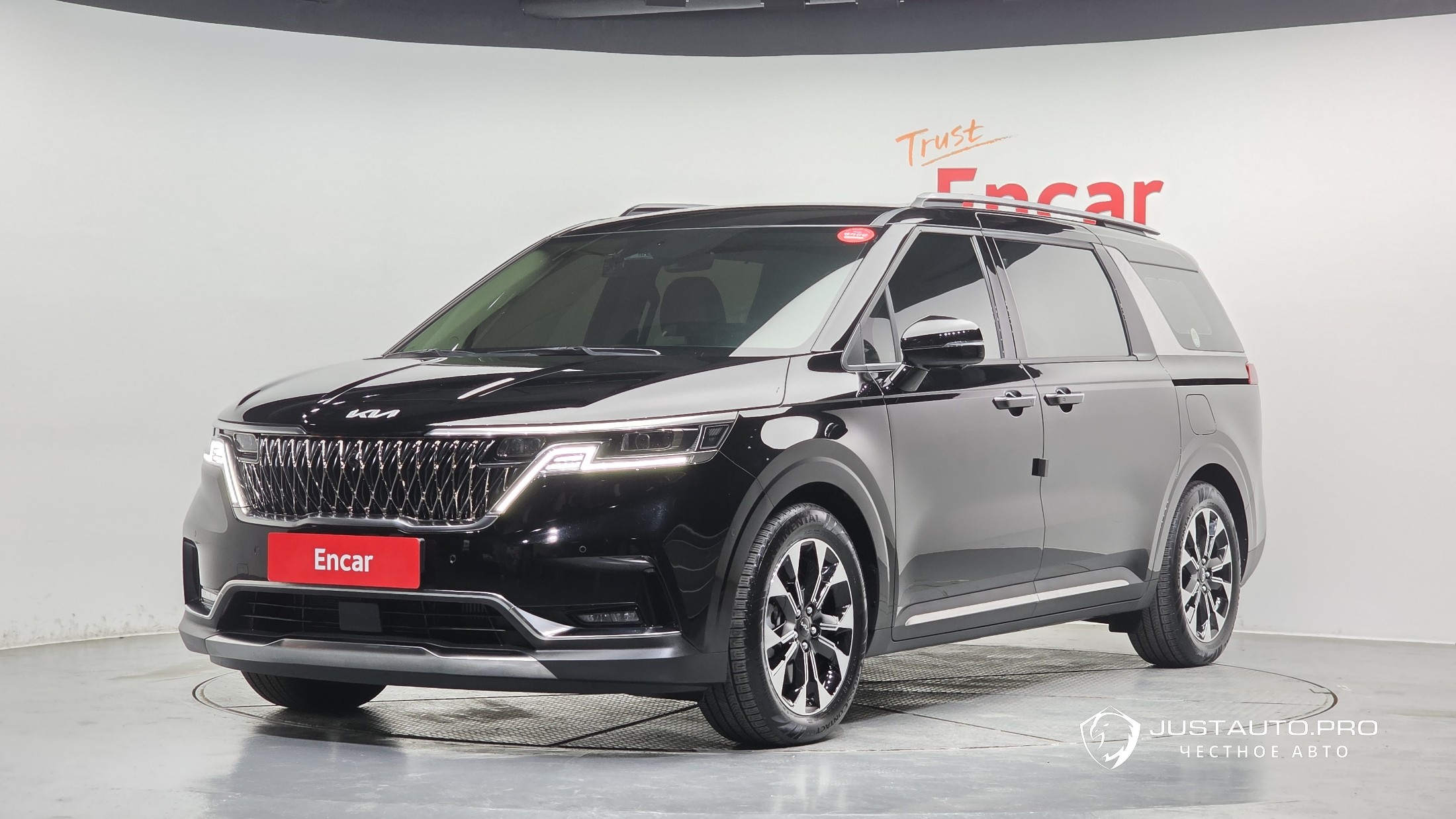 Автомобиль Kia Canival