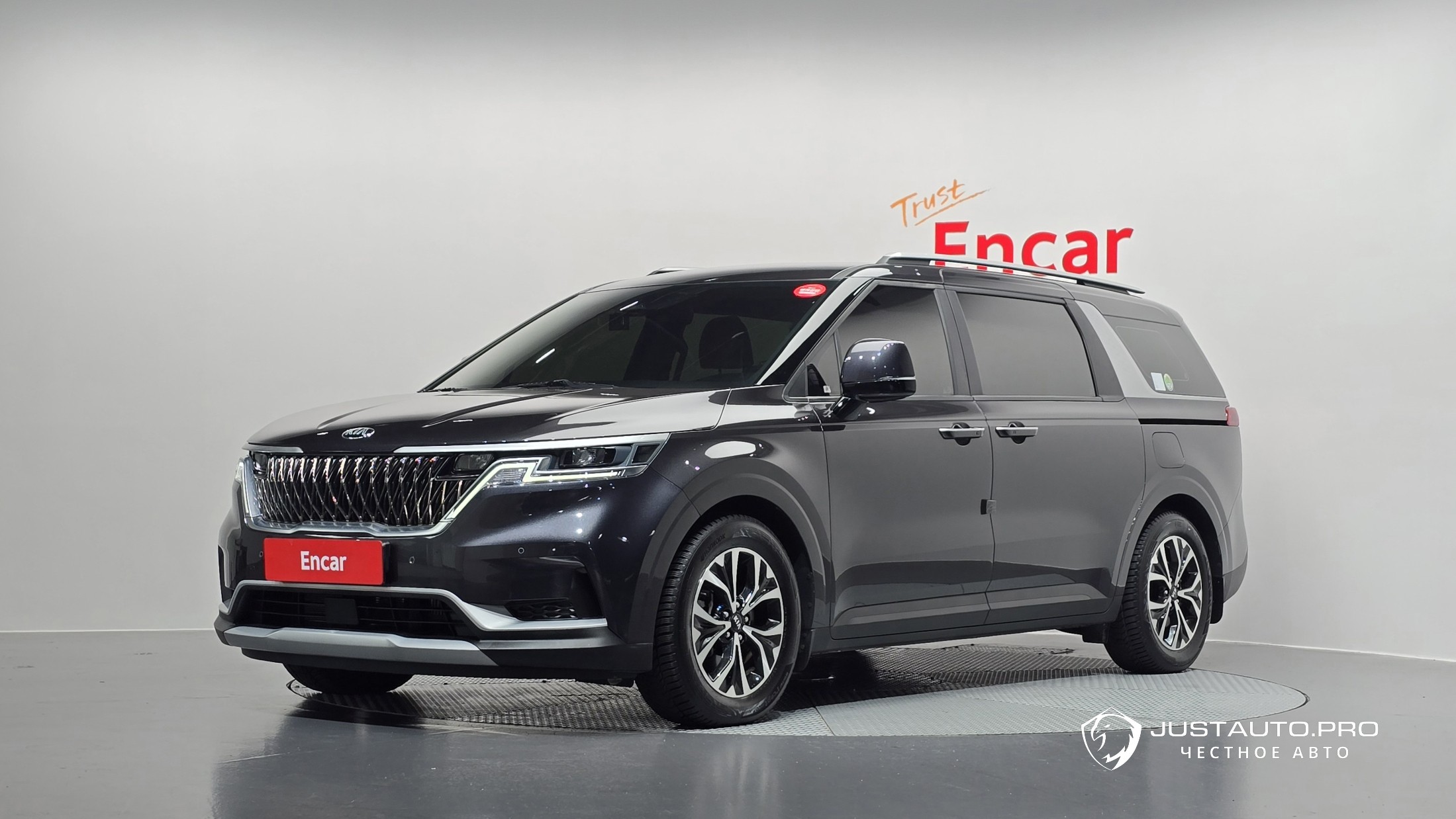 Автомобиль Kia Canival