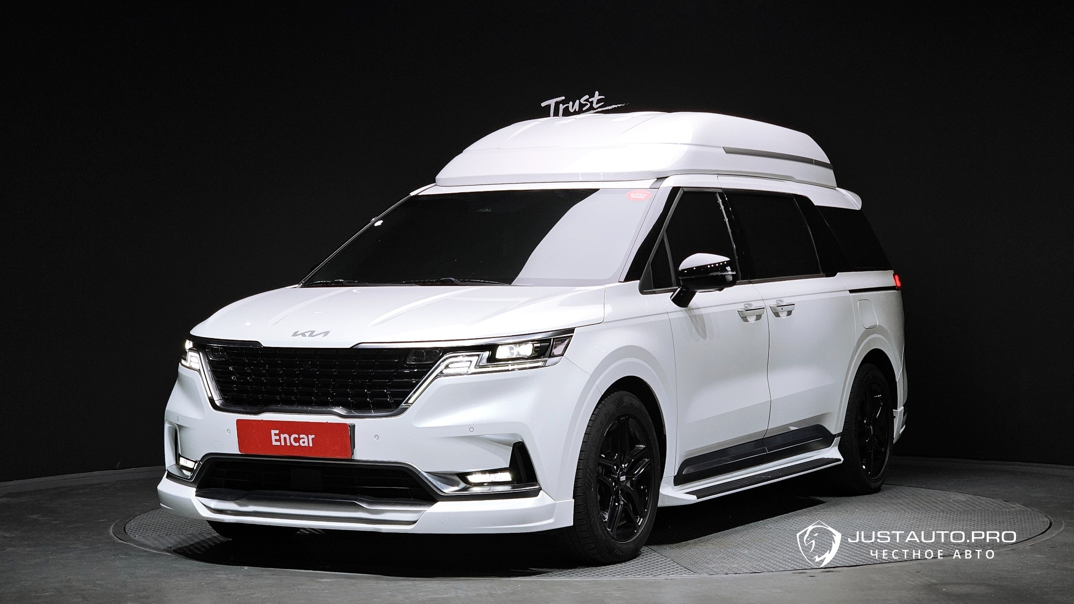 Автомобиль Kia Canival