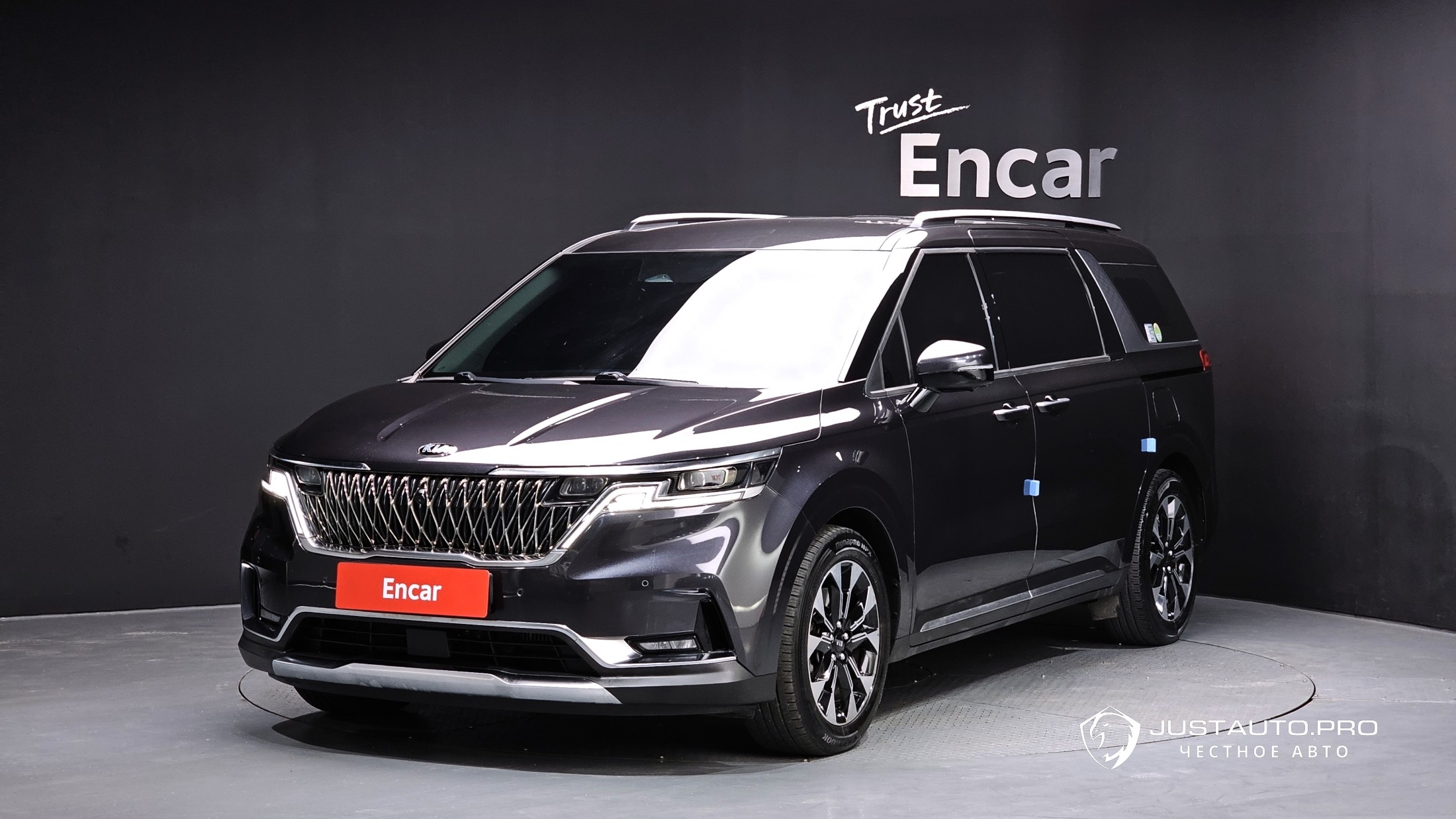 Автомобиль Kia Canival