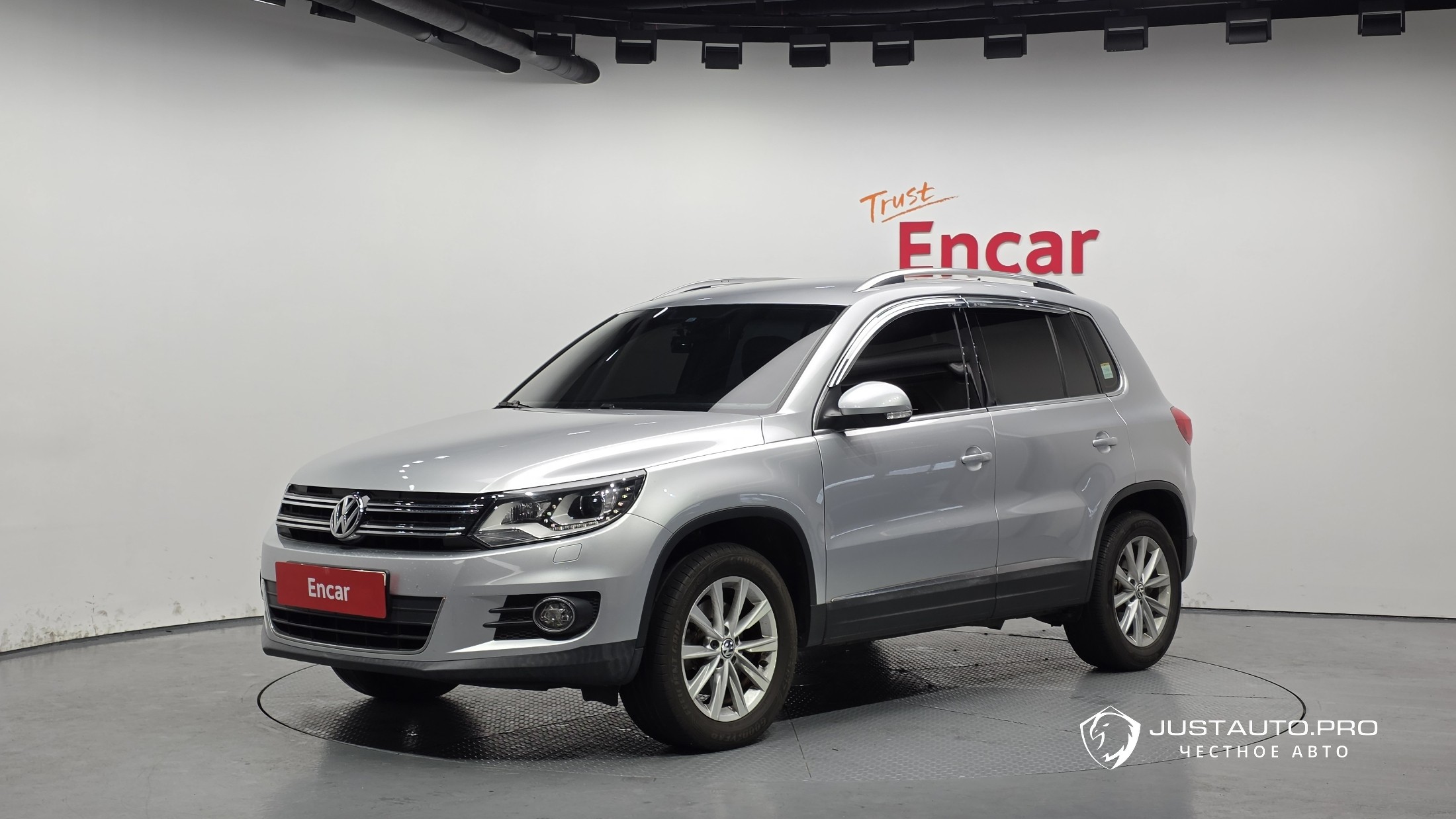 Автомобиль Volkswagen Tiguan