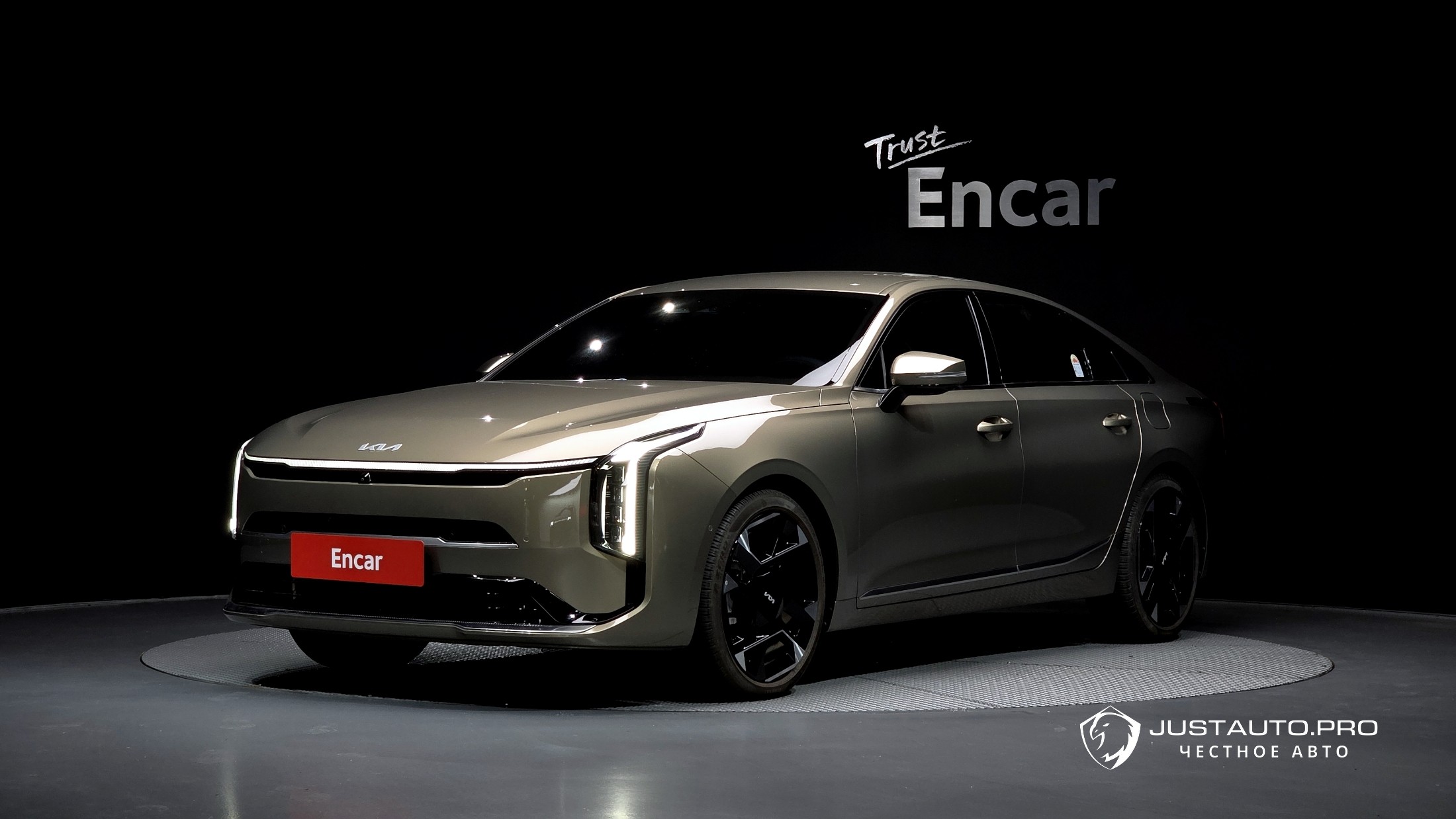 Автомобиль Kia K8