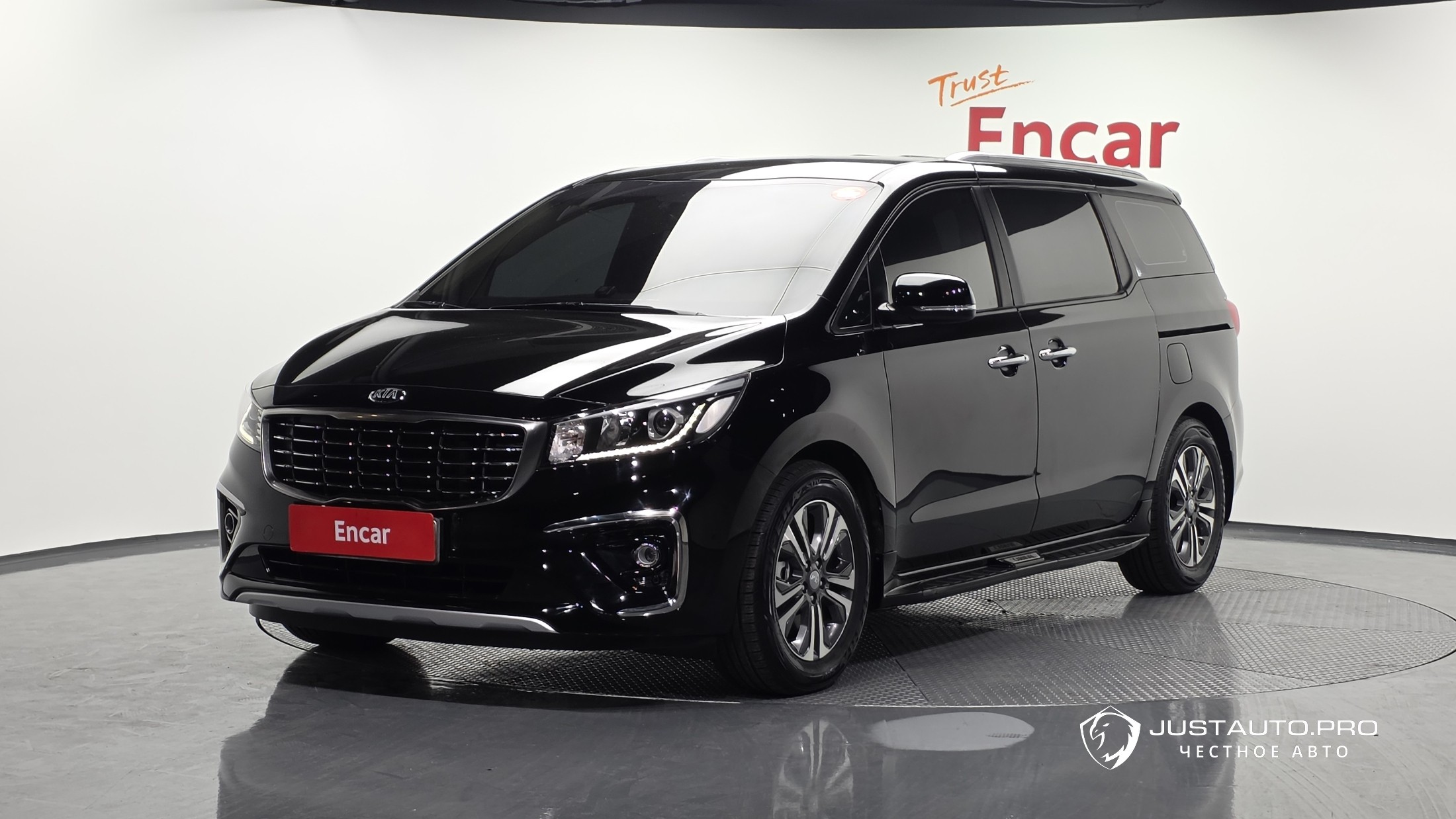 Автомобиль Kia Canival