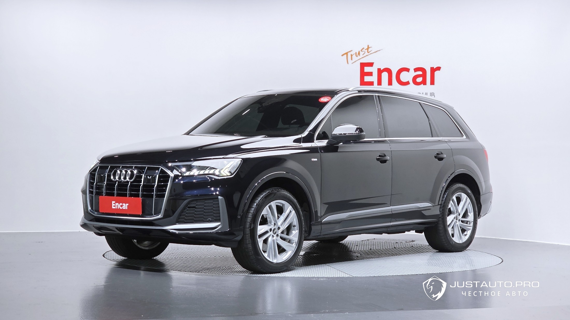Автомобиль Audi Q7