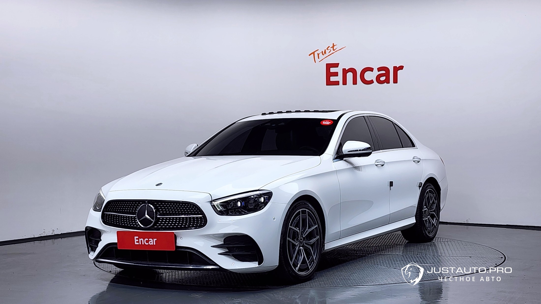 Автомобиль Mercedes-Benz E-Class