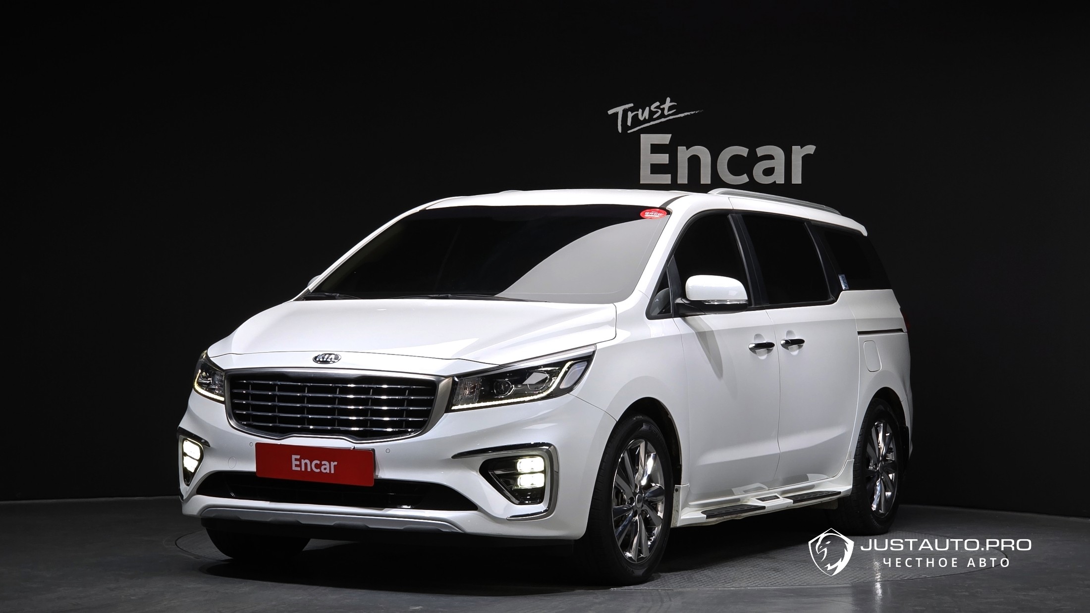 Автомобиль Kia Canival