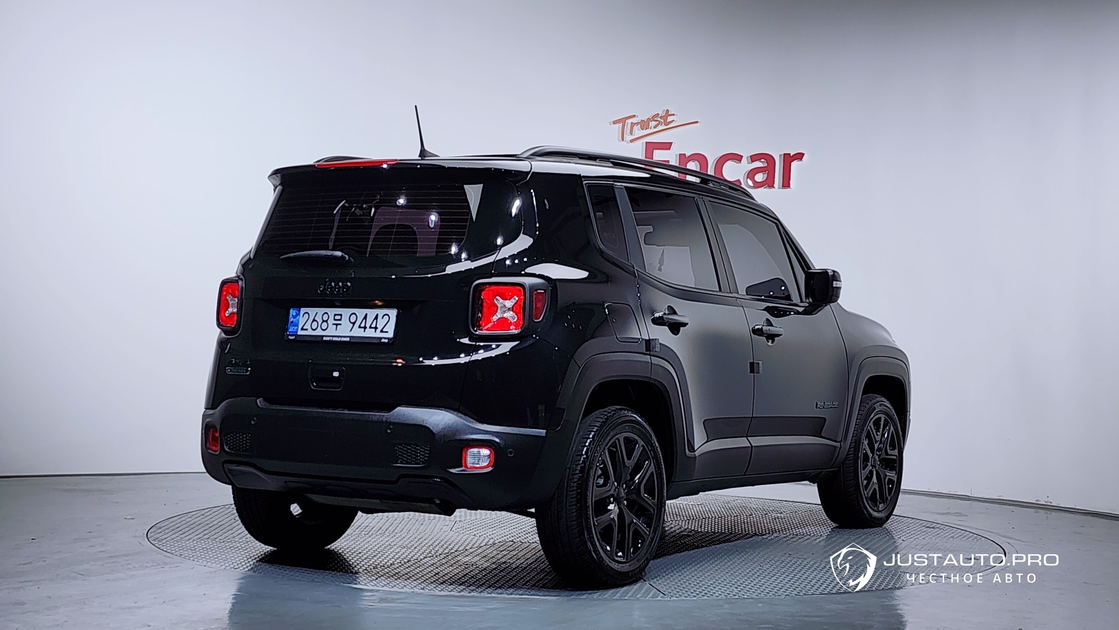 Автомобиль Jeep Renegade
