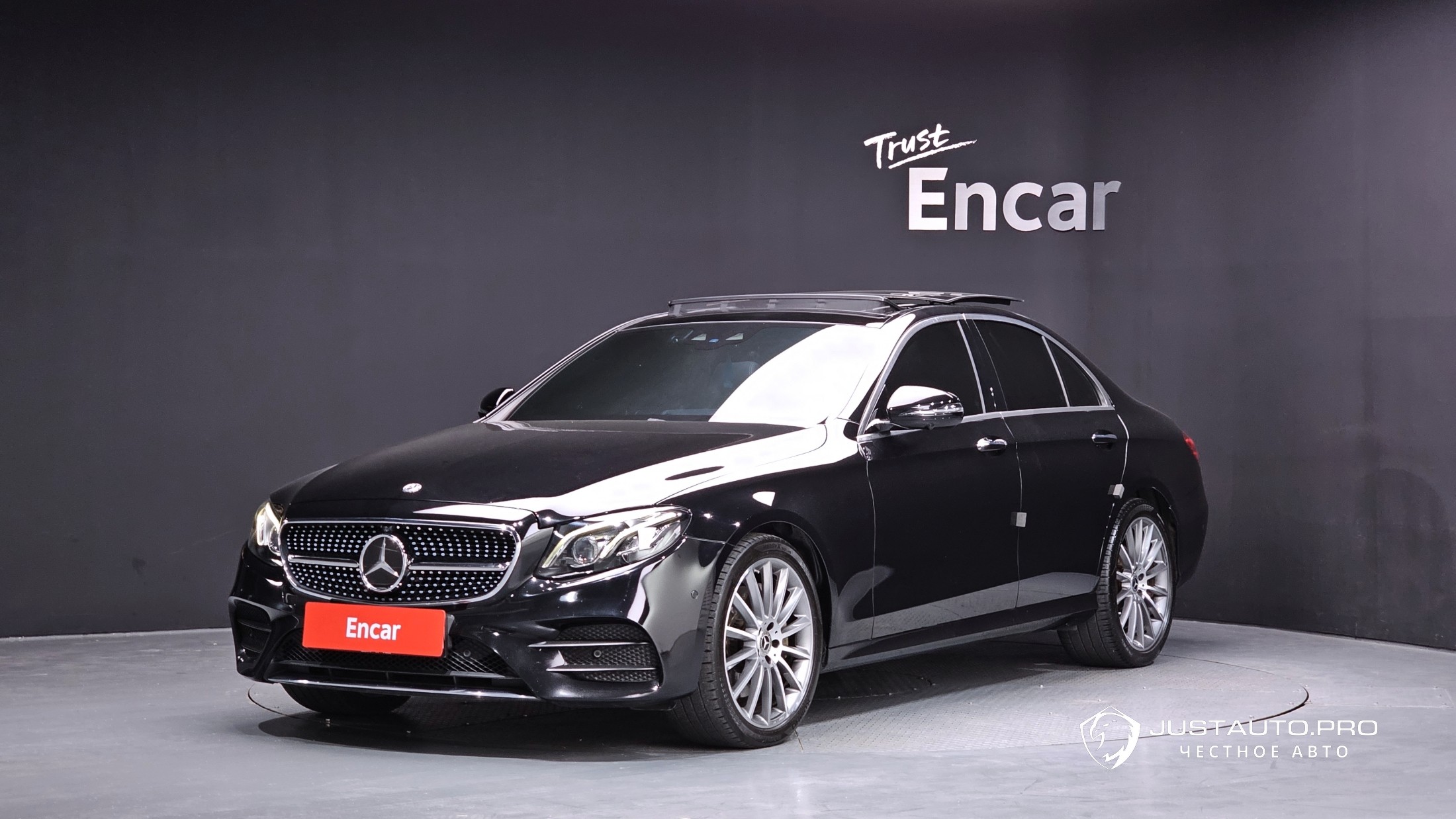 Автомобиль Mercedes-Benz E-Class