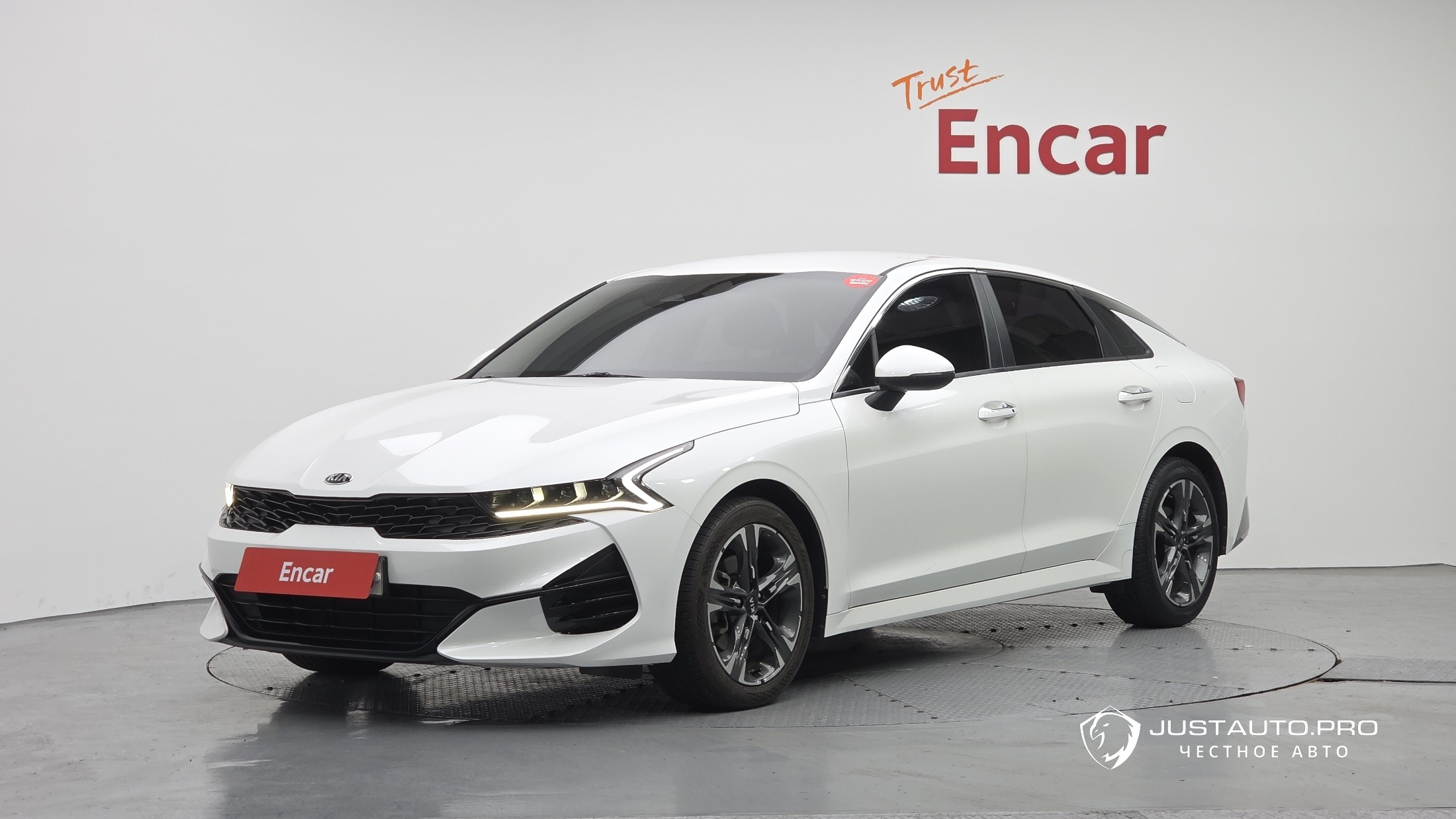 Автомобиль Kia K5