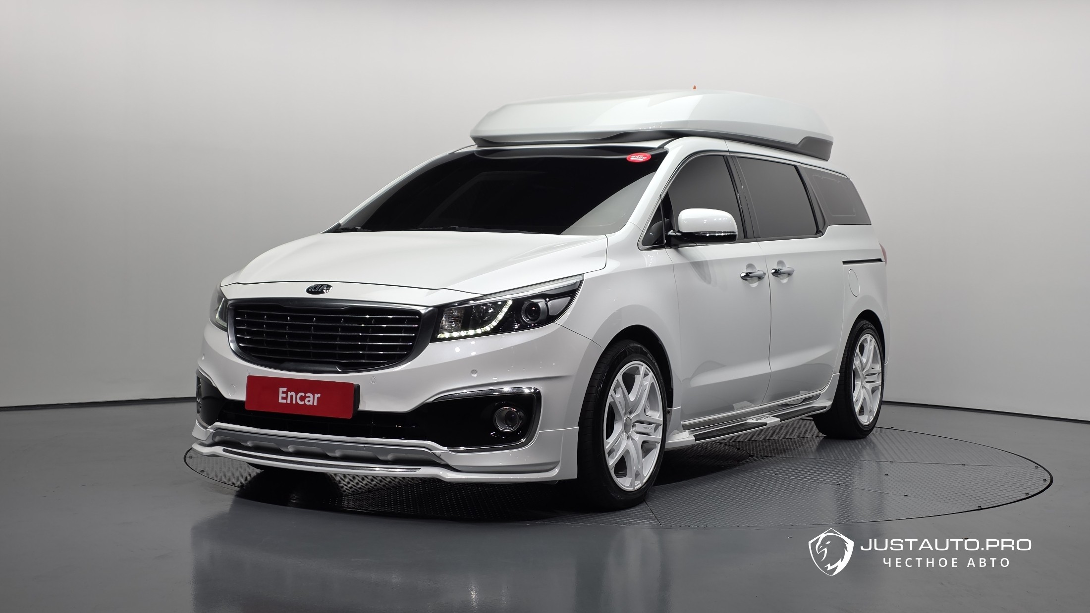 Автомобиль Kia Canival