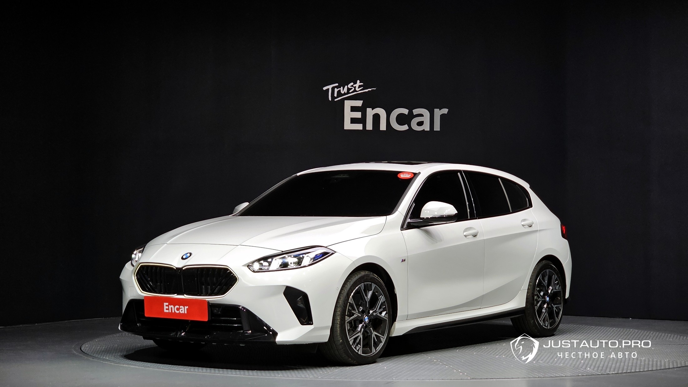 Автомобиль BMW 1-Series