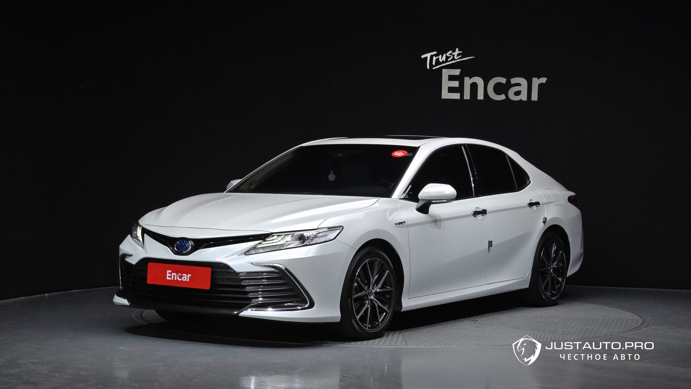 Автомобиль Toyota Camry