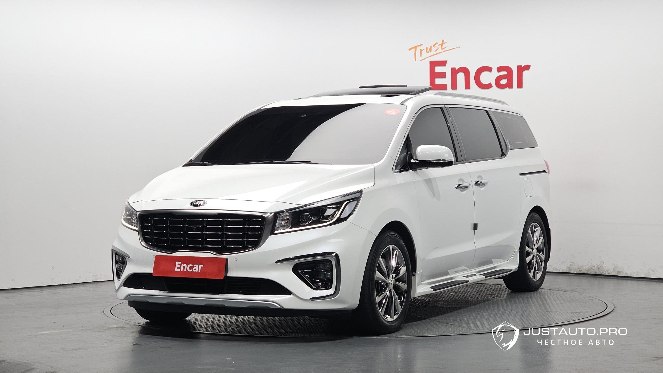 Автомобиль Kia Canival
