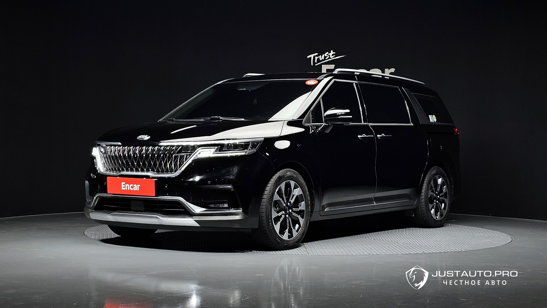 Автомобиль Kia Canival