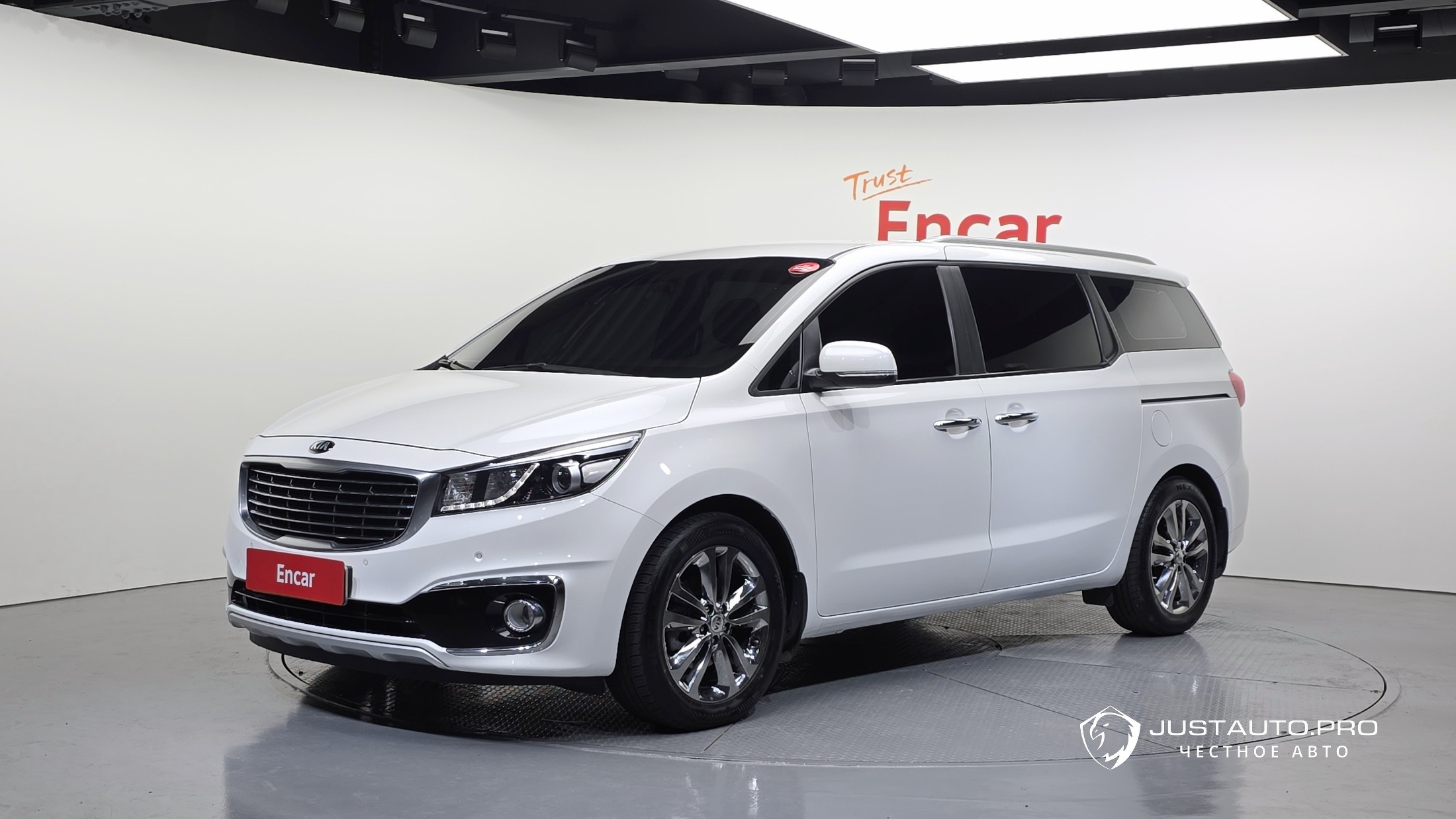 Автомобиль Kia Canival