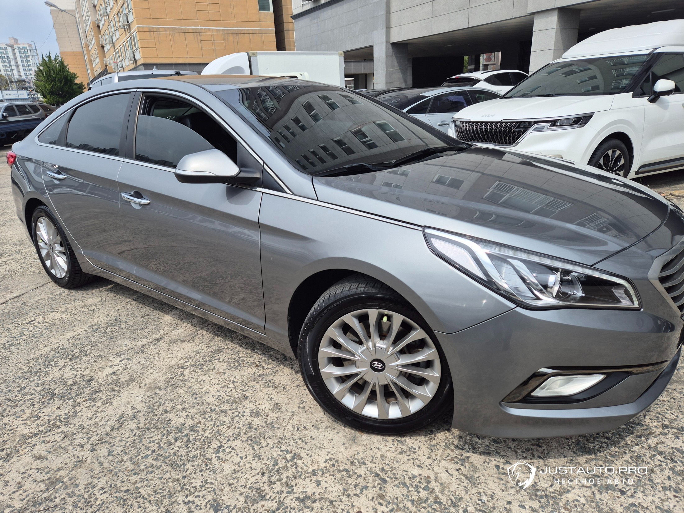 Автомобиль Hyundai Sonata