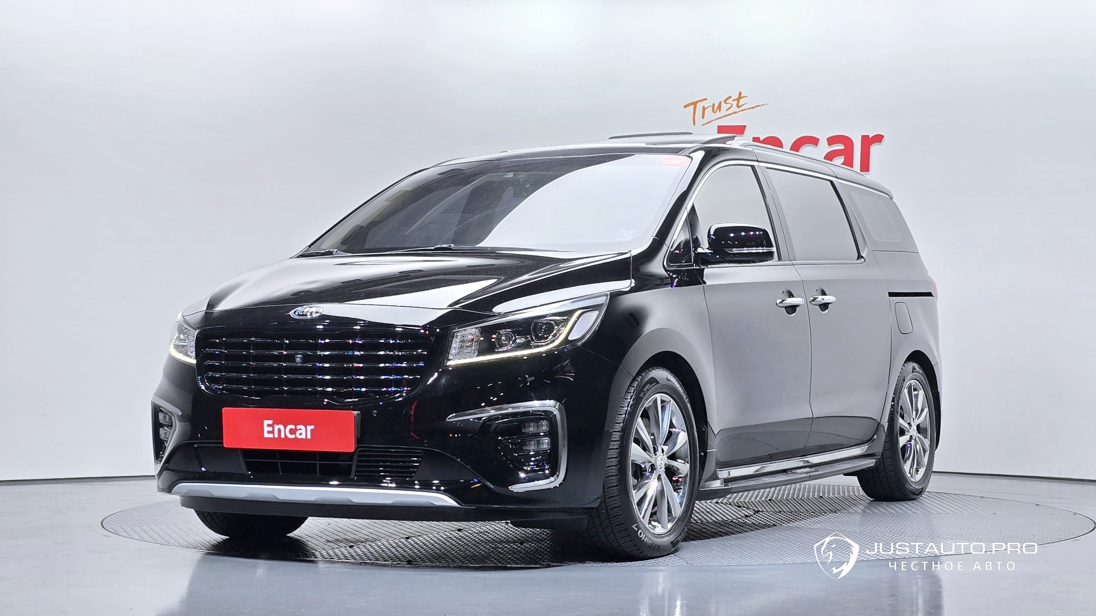Автомобиль Kia Canival