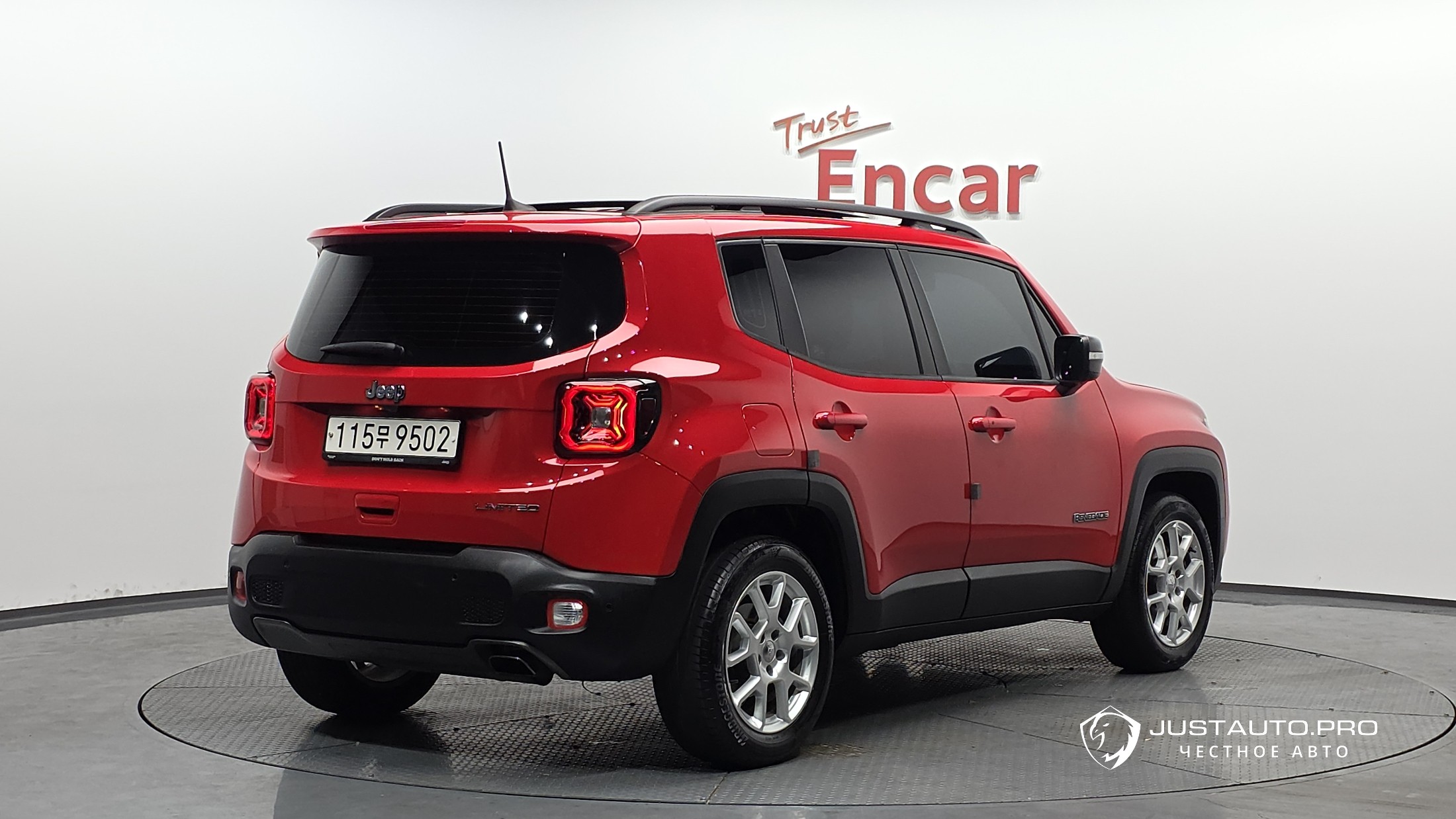 Автомобиль Jeep Renegade