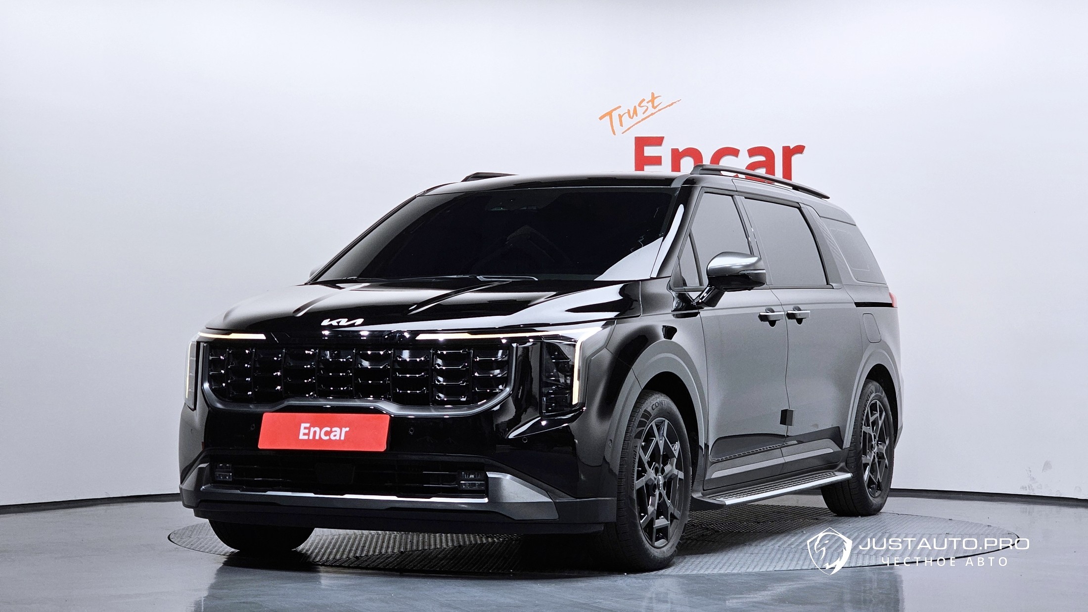 Автомобиль Kia Canival