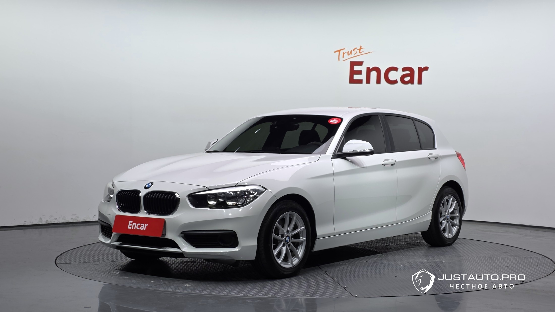 Автомобиль BMW 1-Series