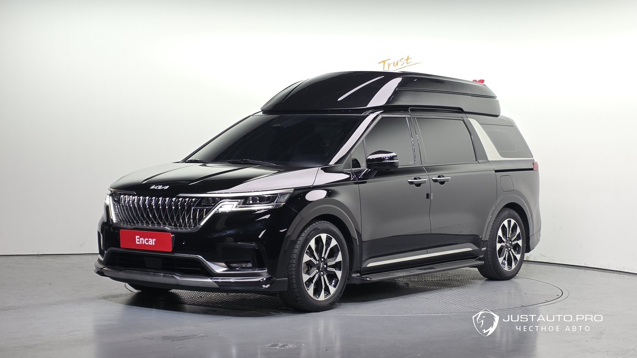 Автомобиль Kia Canival