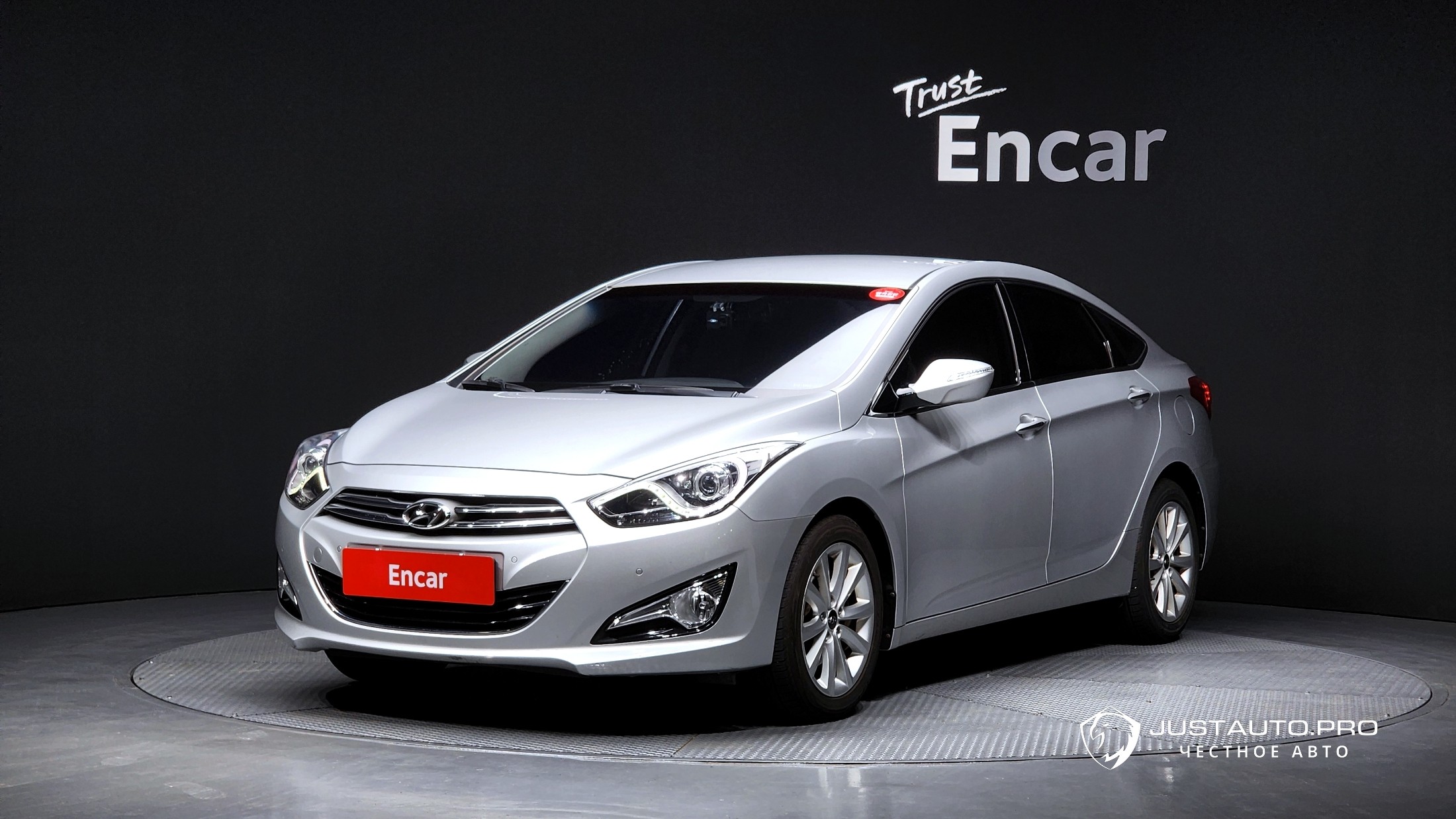 Автомобиль Hyundai i40