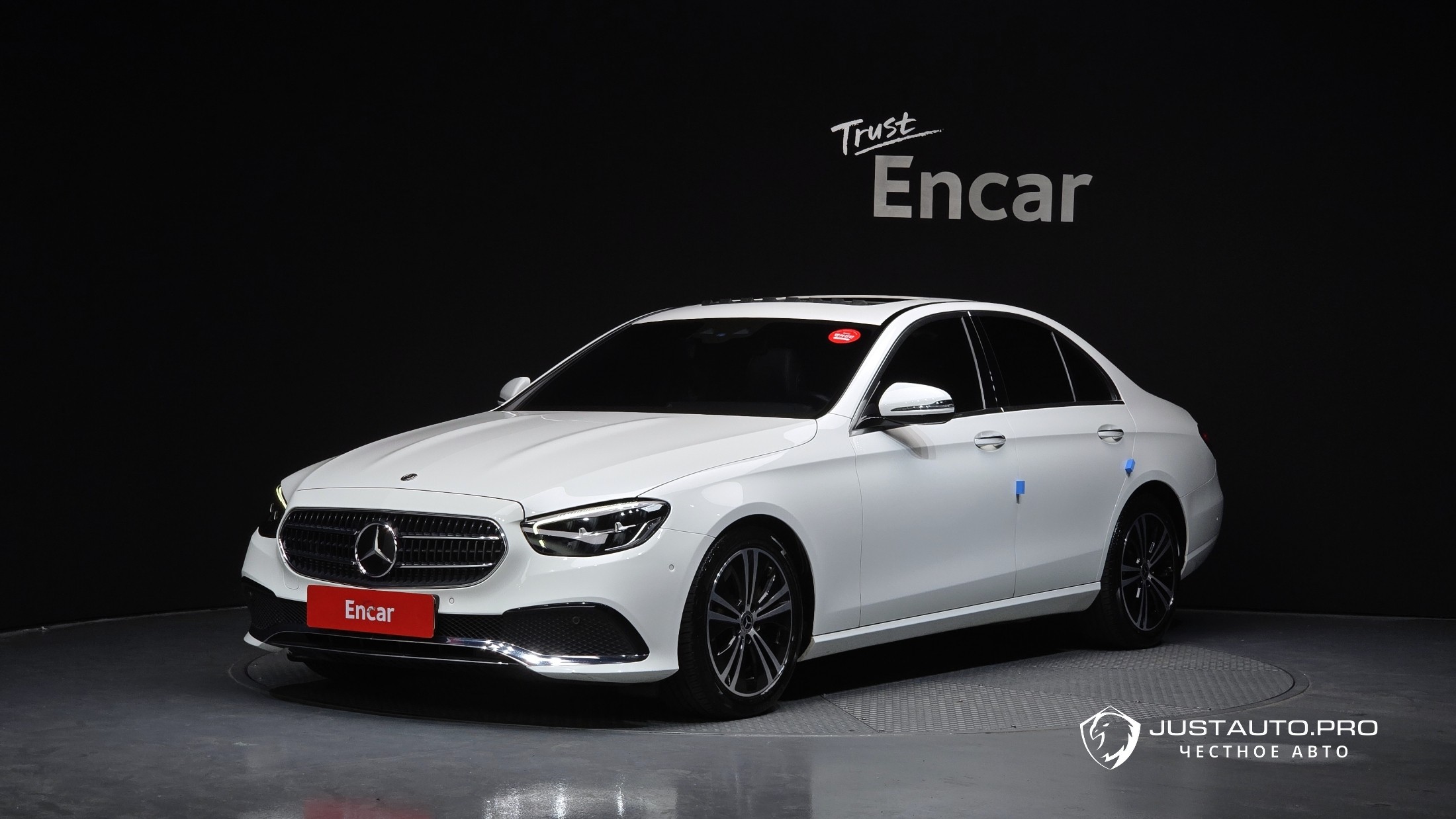 Автомобиль Mercedes-Benz E-Class