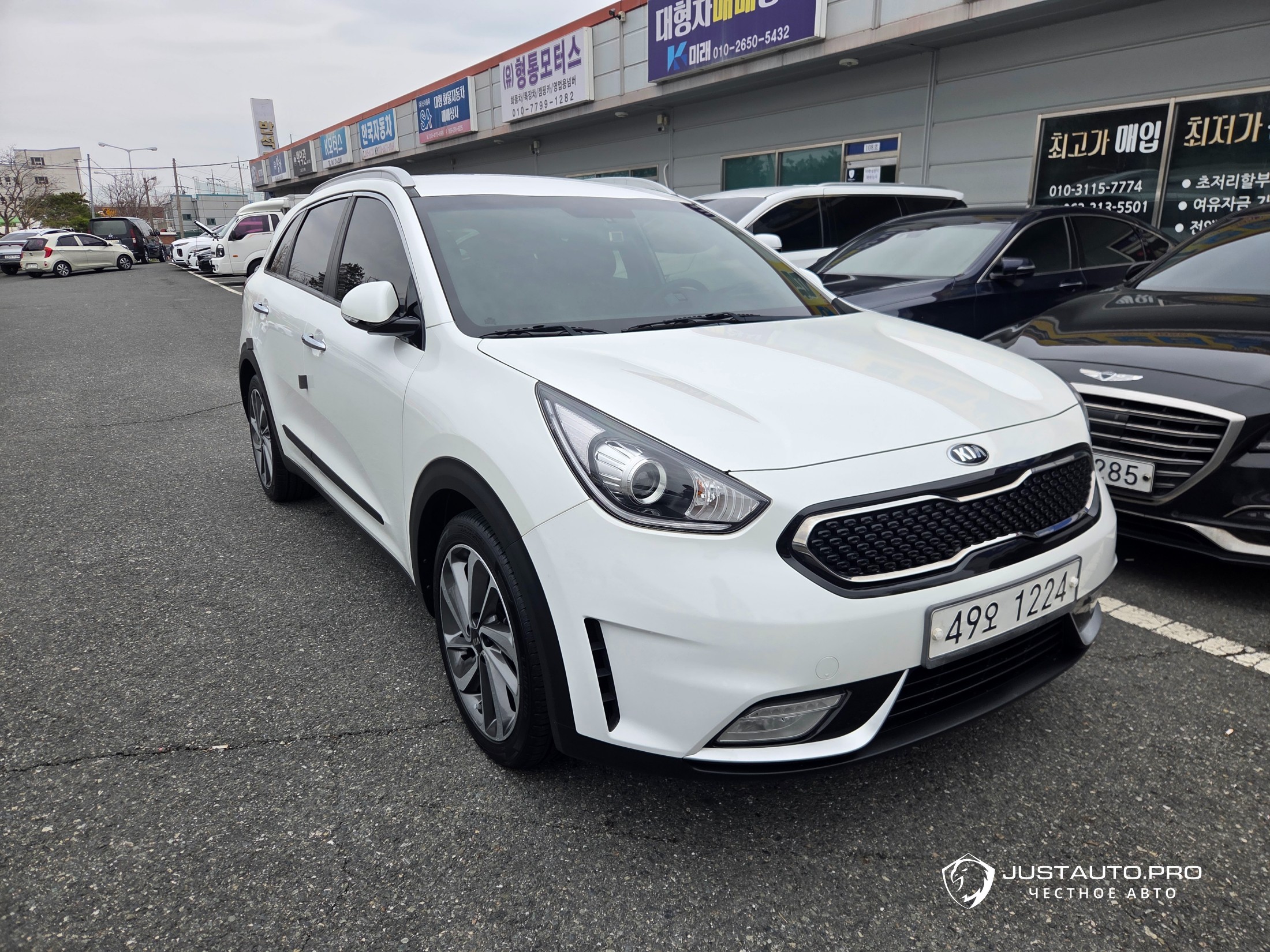 Автомобиль Kia Niro