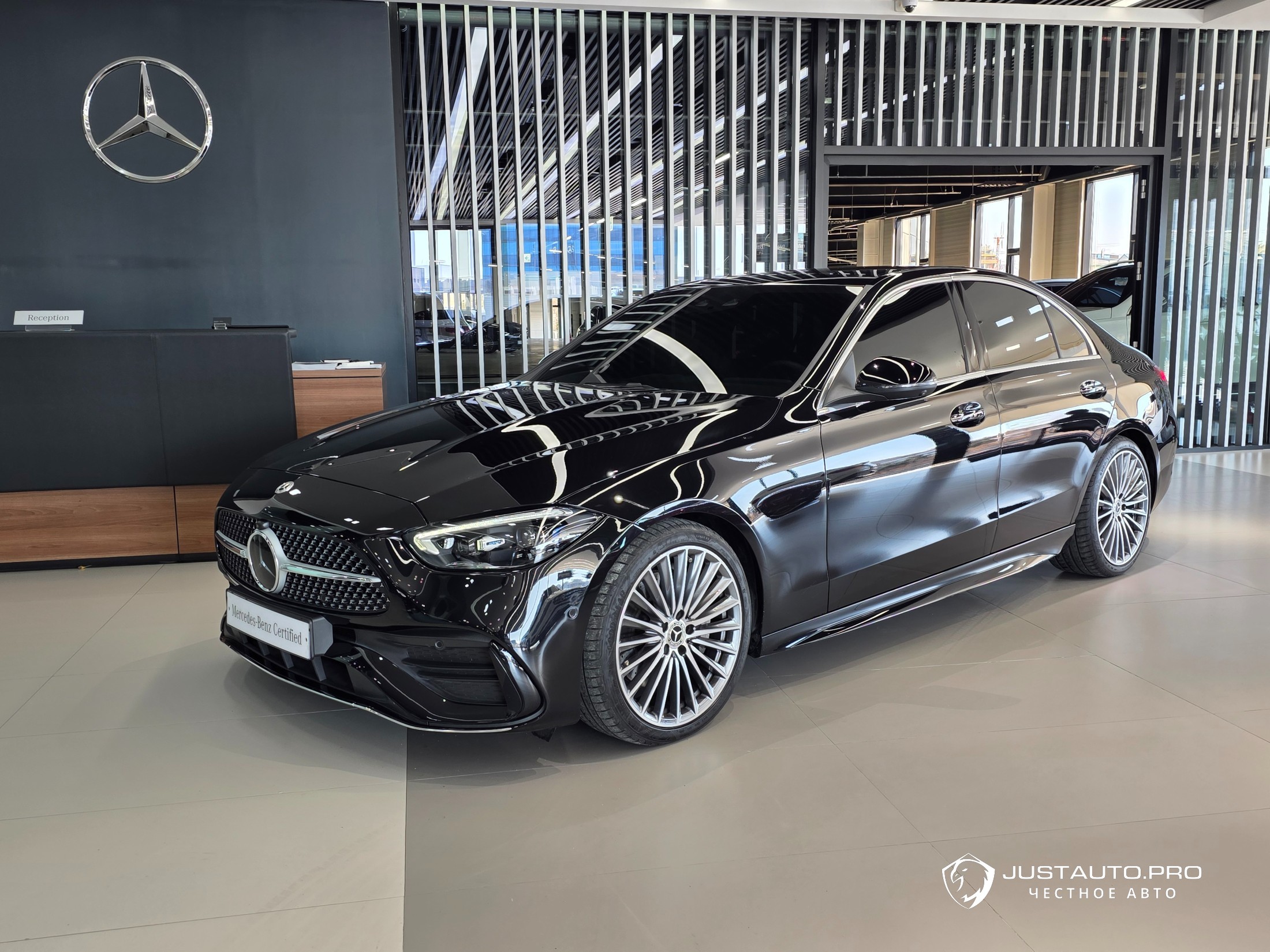 Автомобиль Mercedes-Benz C-Class