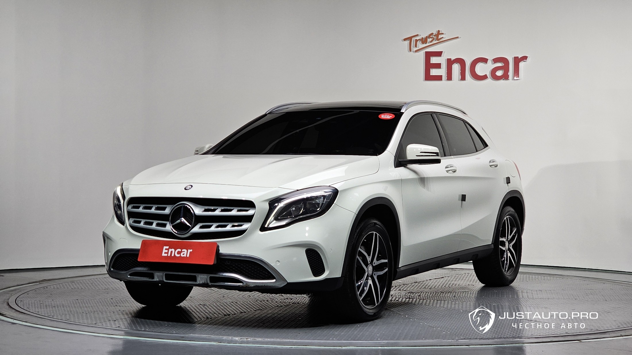Автомобиль Mercedes-Benz GLA-Class