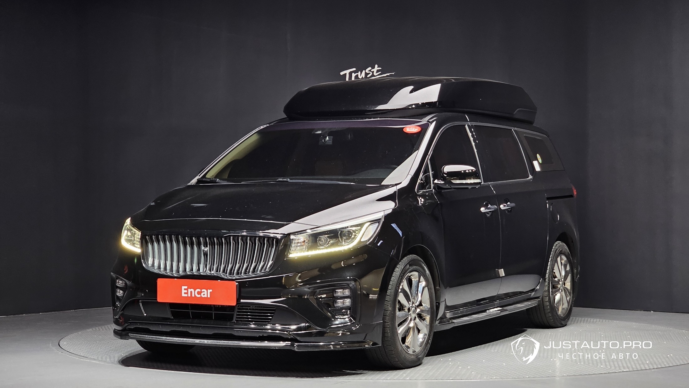 Автомобиль Kia Canival