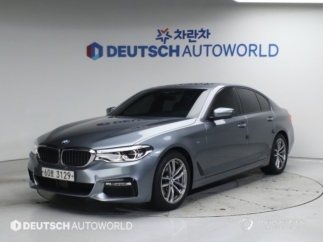 Автомобиль BMW 5-Series