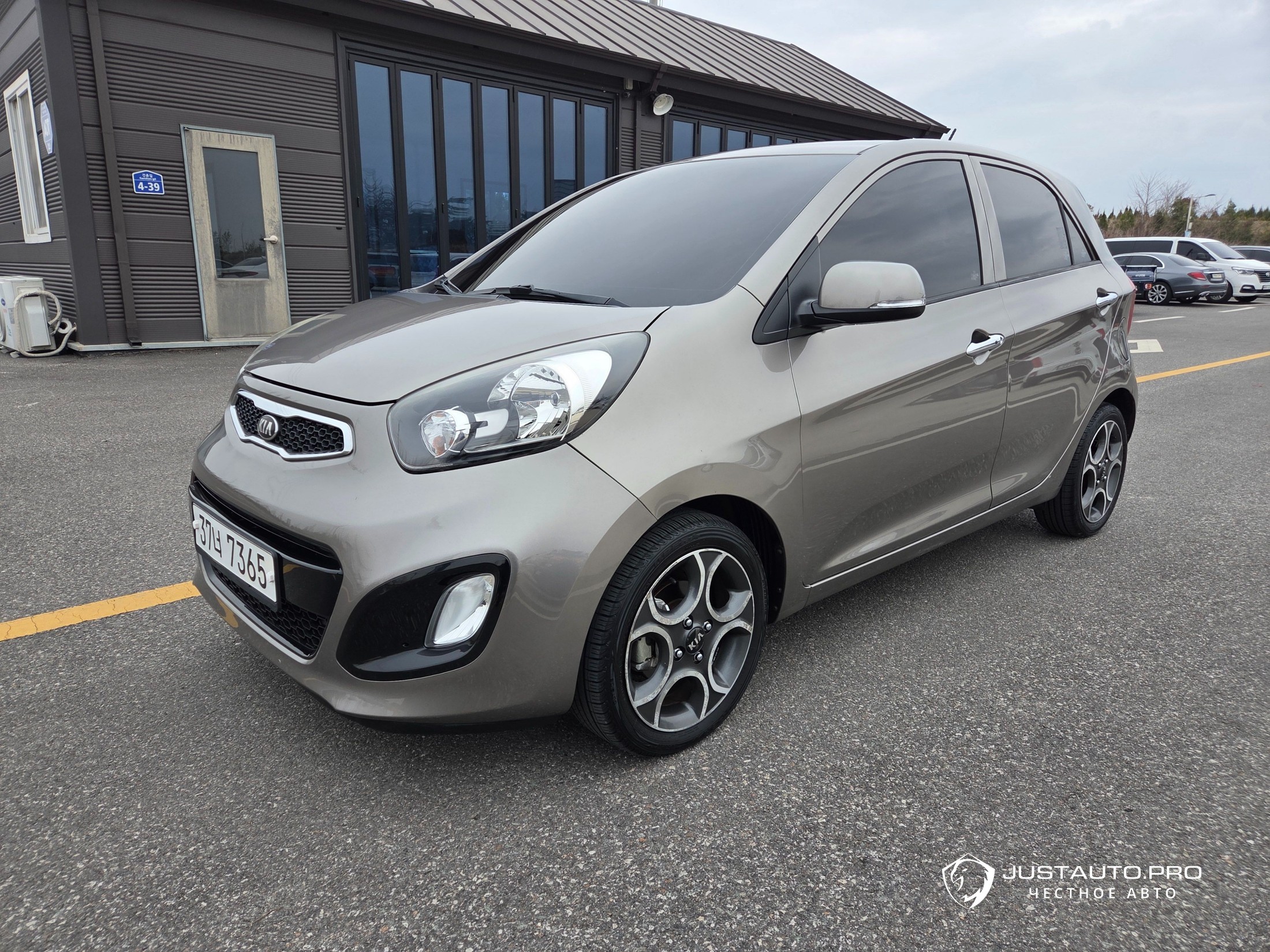 Автомобиль Kia morning