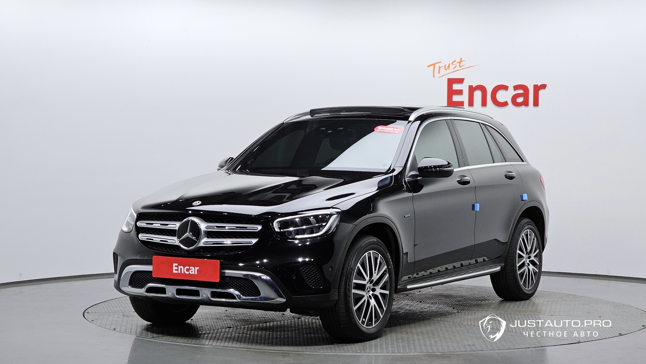 Автомобиль Mercedes-Benz GLC-Class