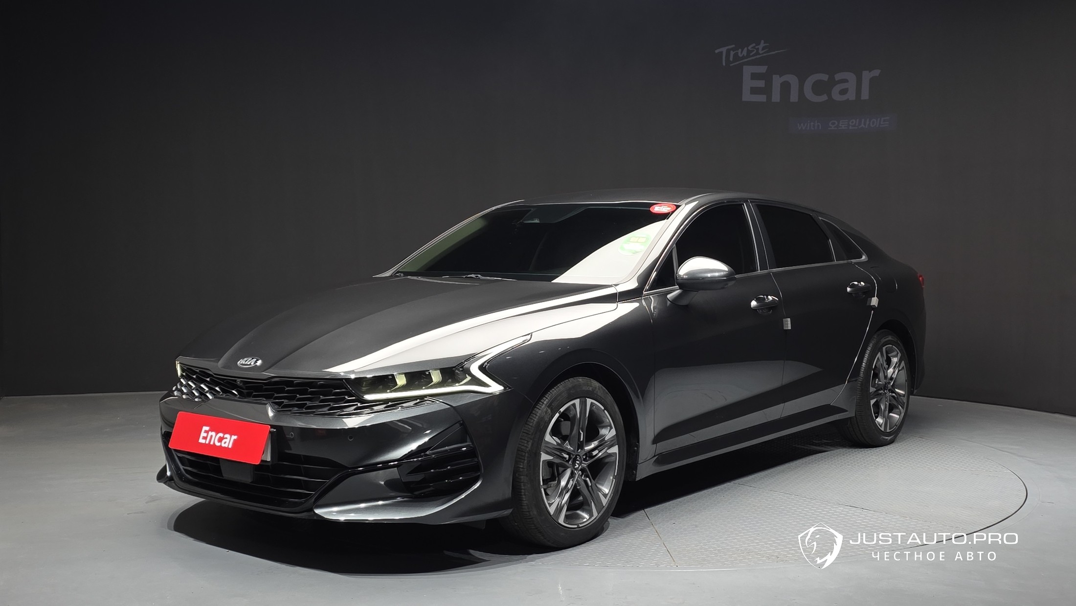 Автомобиль Kia K5