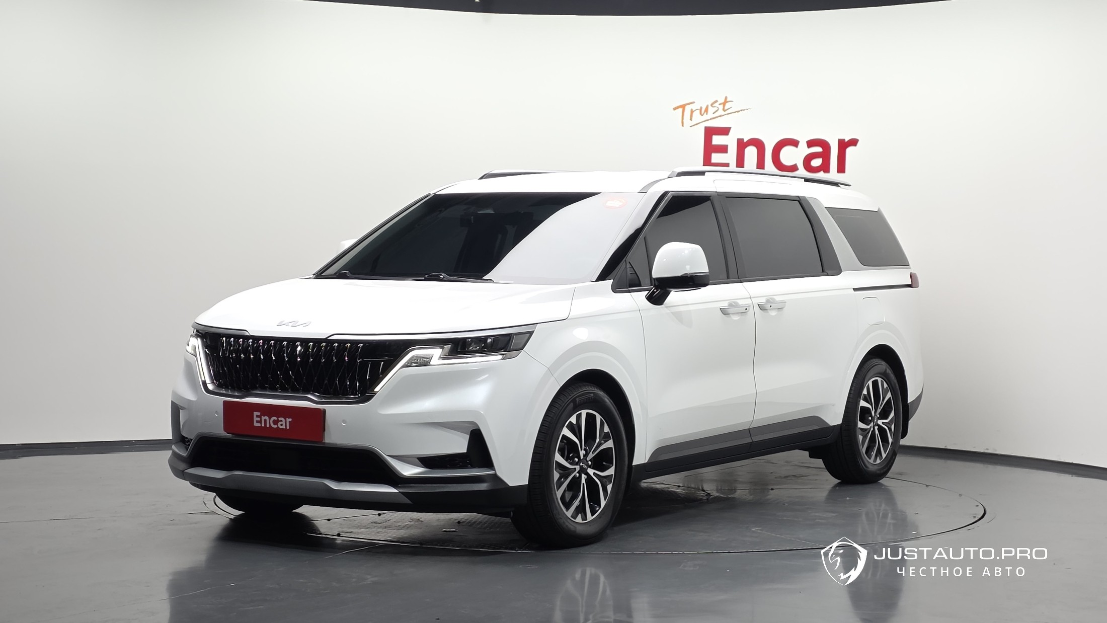 Автомобиль Kia Canival