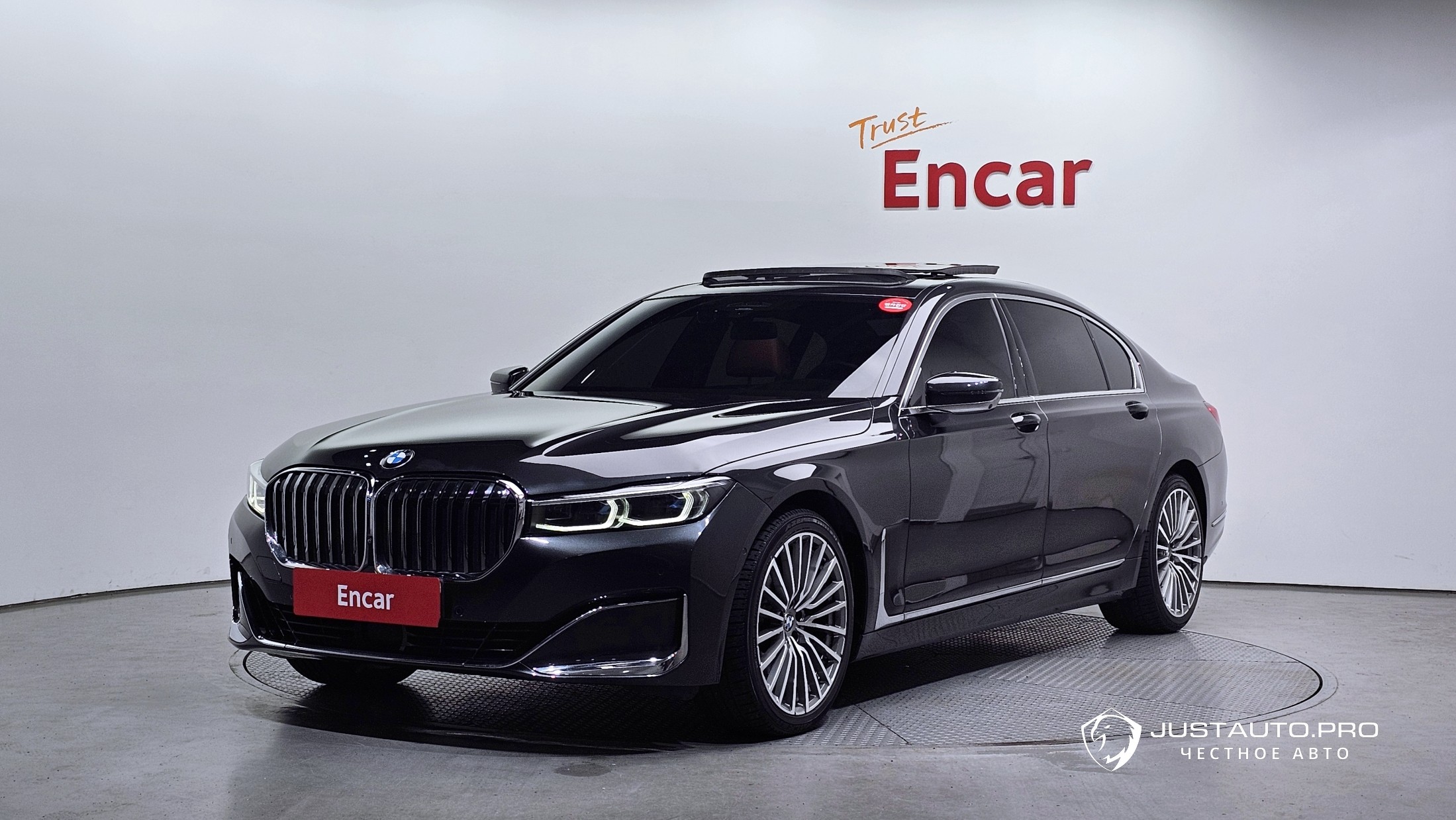 Автомобиль BMW 7-Series