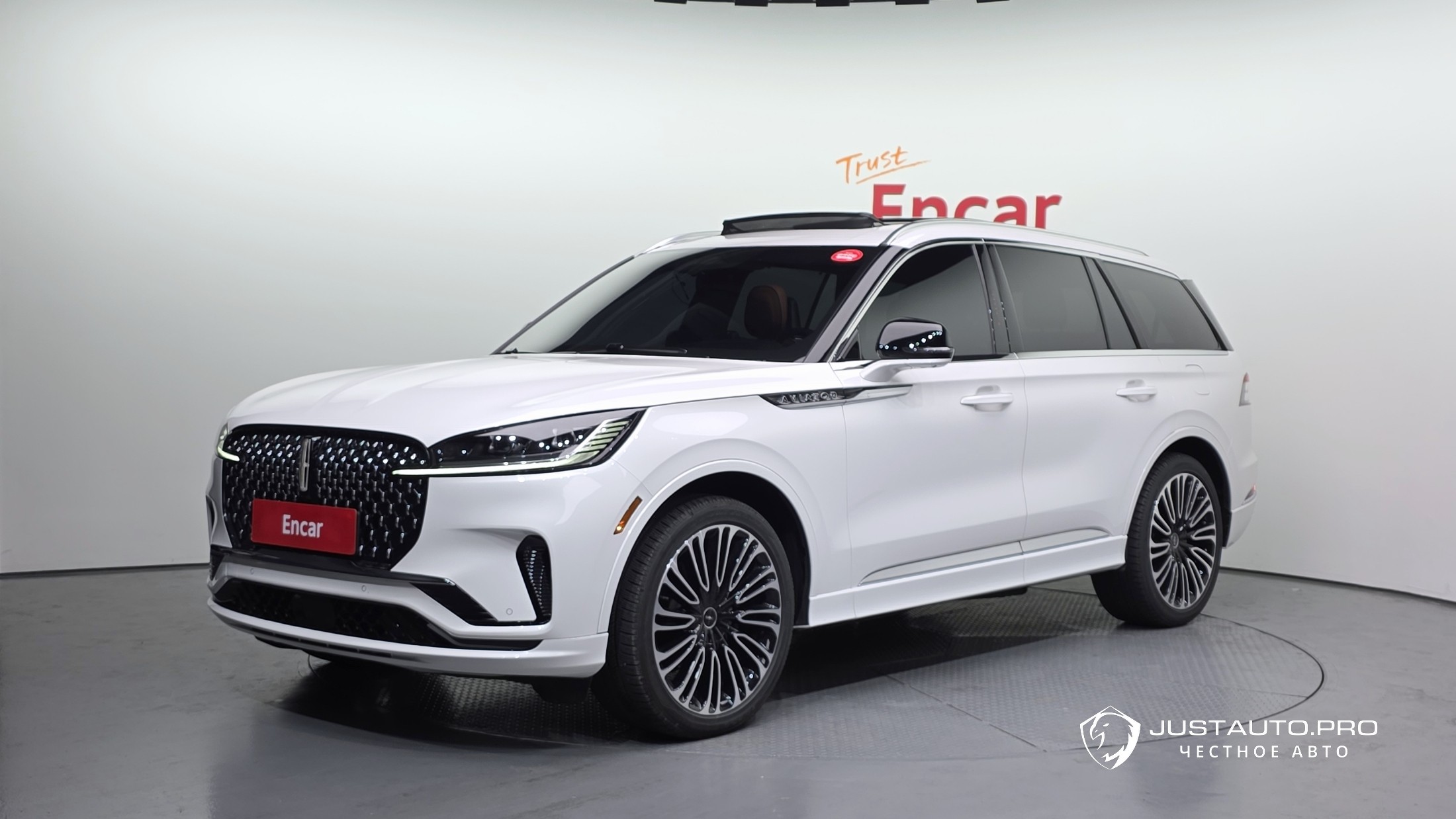 Автомобиль Lincoln Aviator