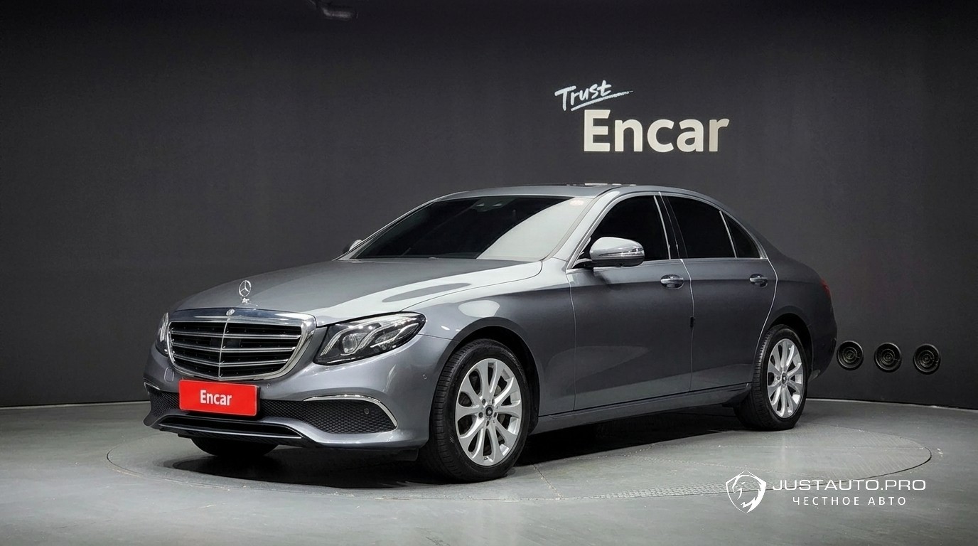 Автомобиль Mercedes-Benz E-Class