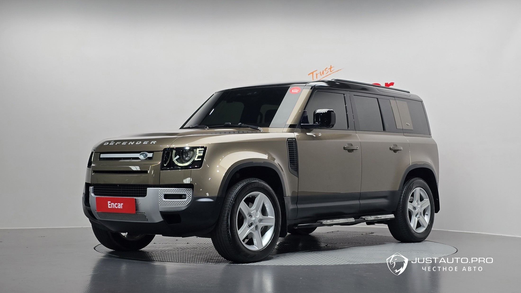 Автомобиль Land Rover Defender