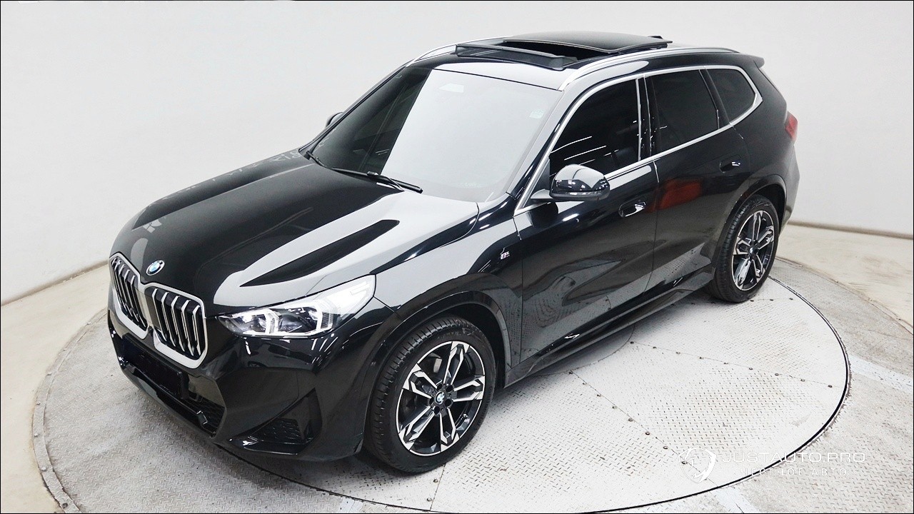 Автомобиль BMW X1
