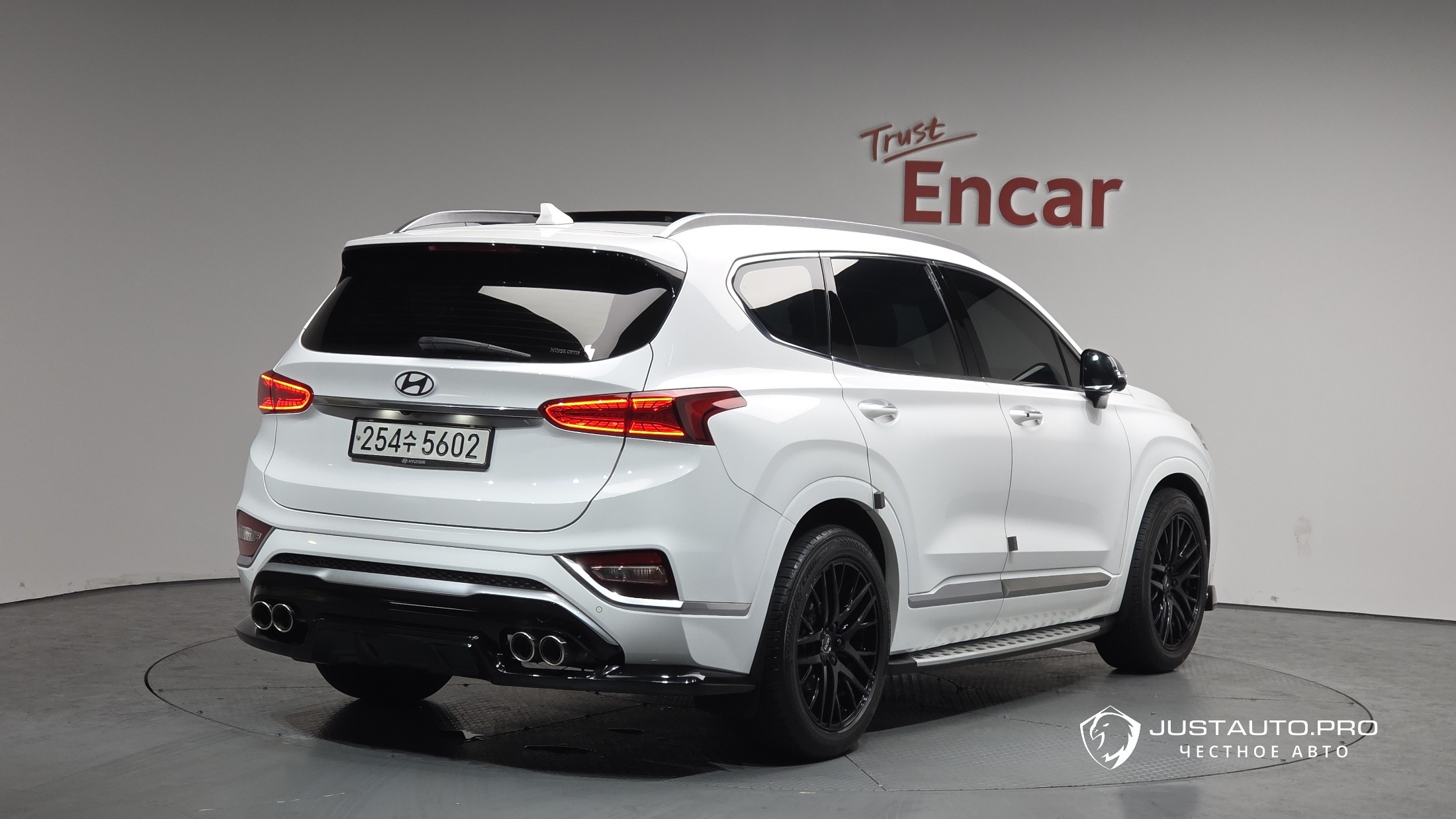 Автомобиль Hyundai Santafe