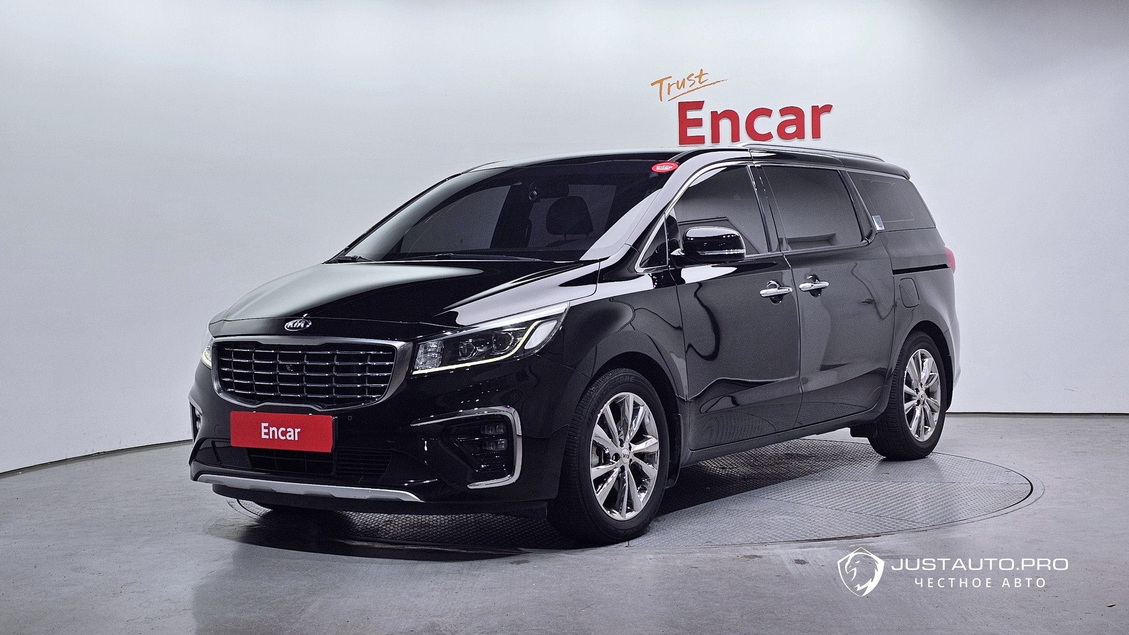 Автомобиль Kia Canival