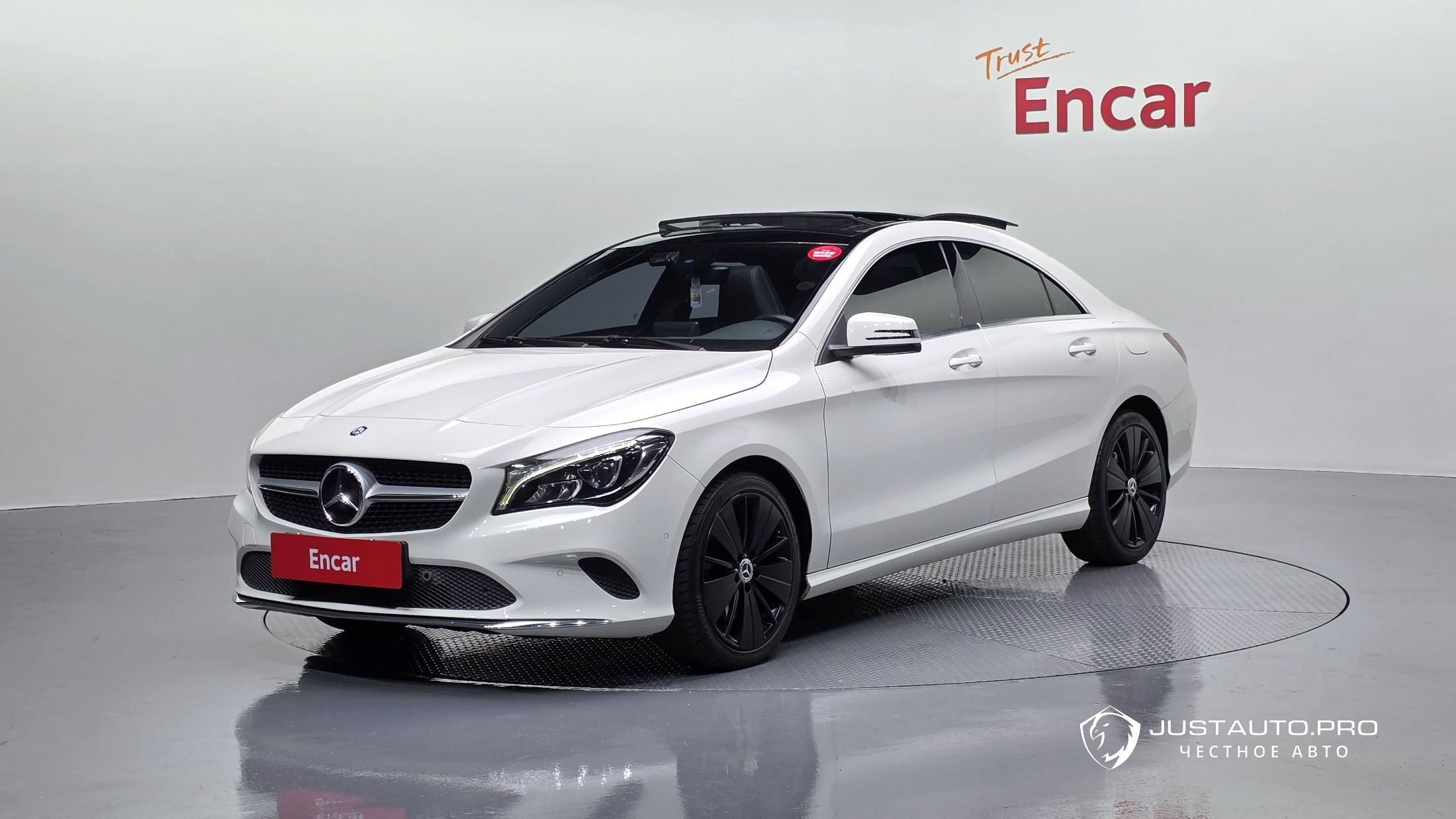 Автомобиль Mercedes-Benz CLA-Class