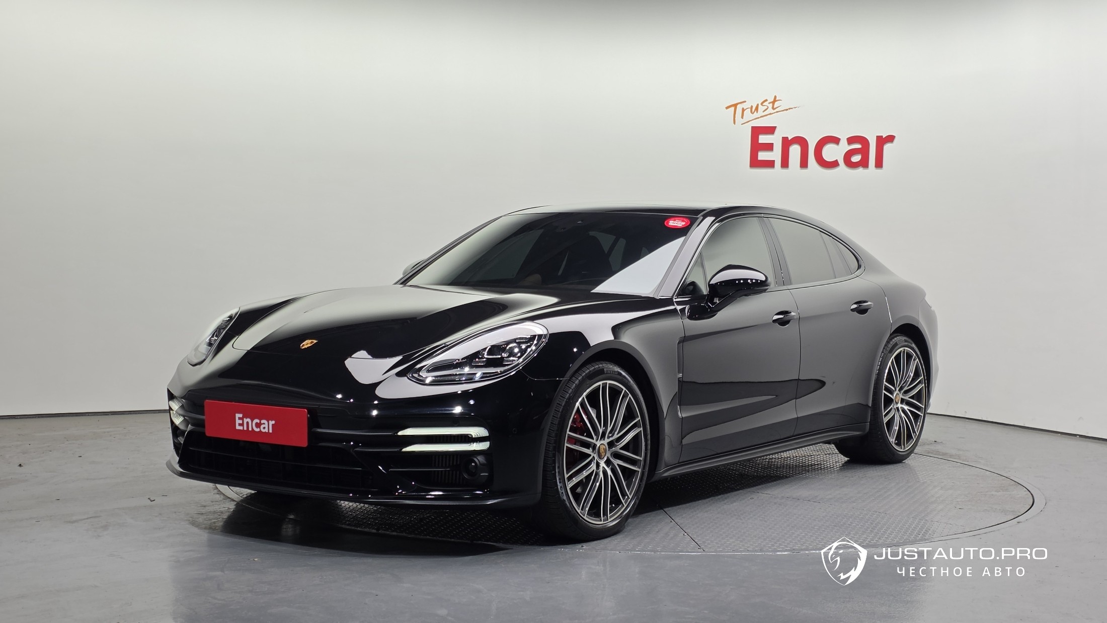 Автомобиль Porsche Panamera