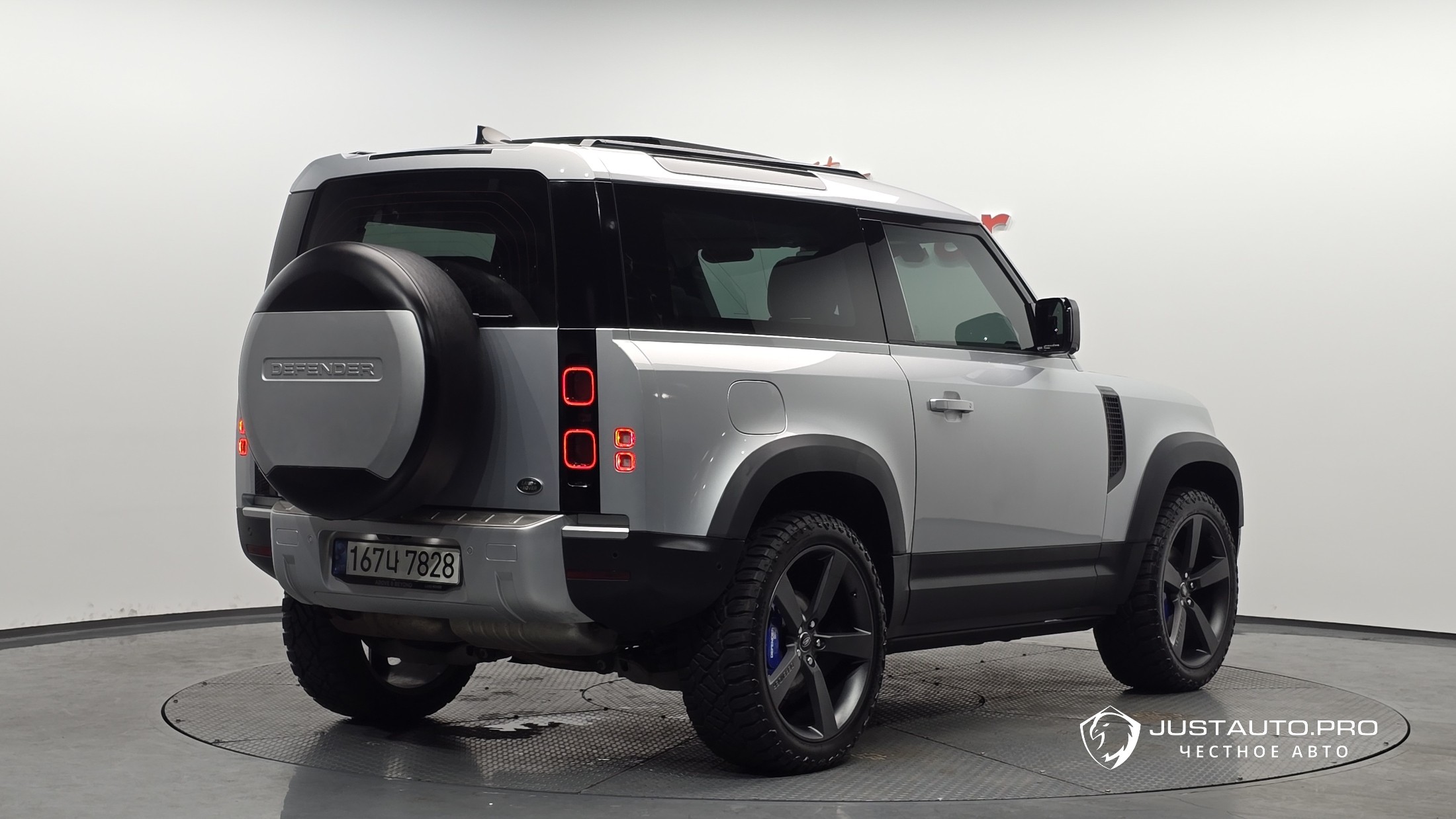 Автомобиль Land Rover Defender