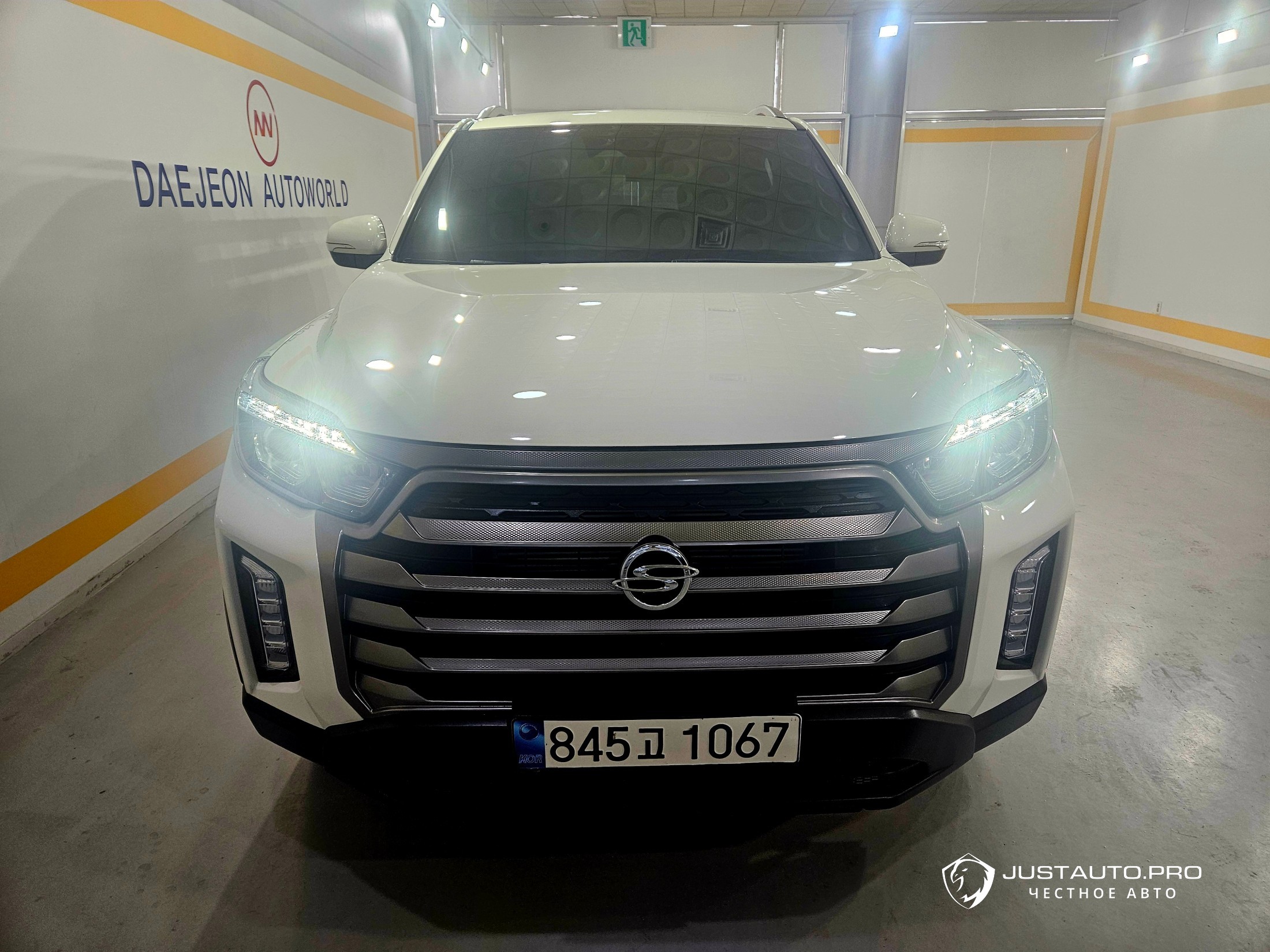 Автомобиль KG_Mobility_Ssangyong Rexton