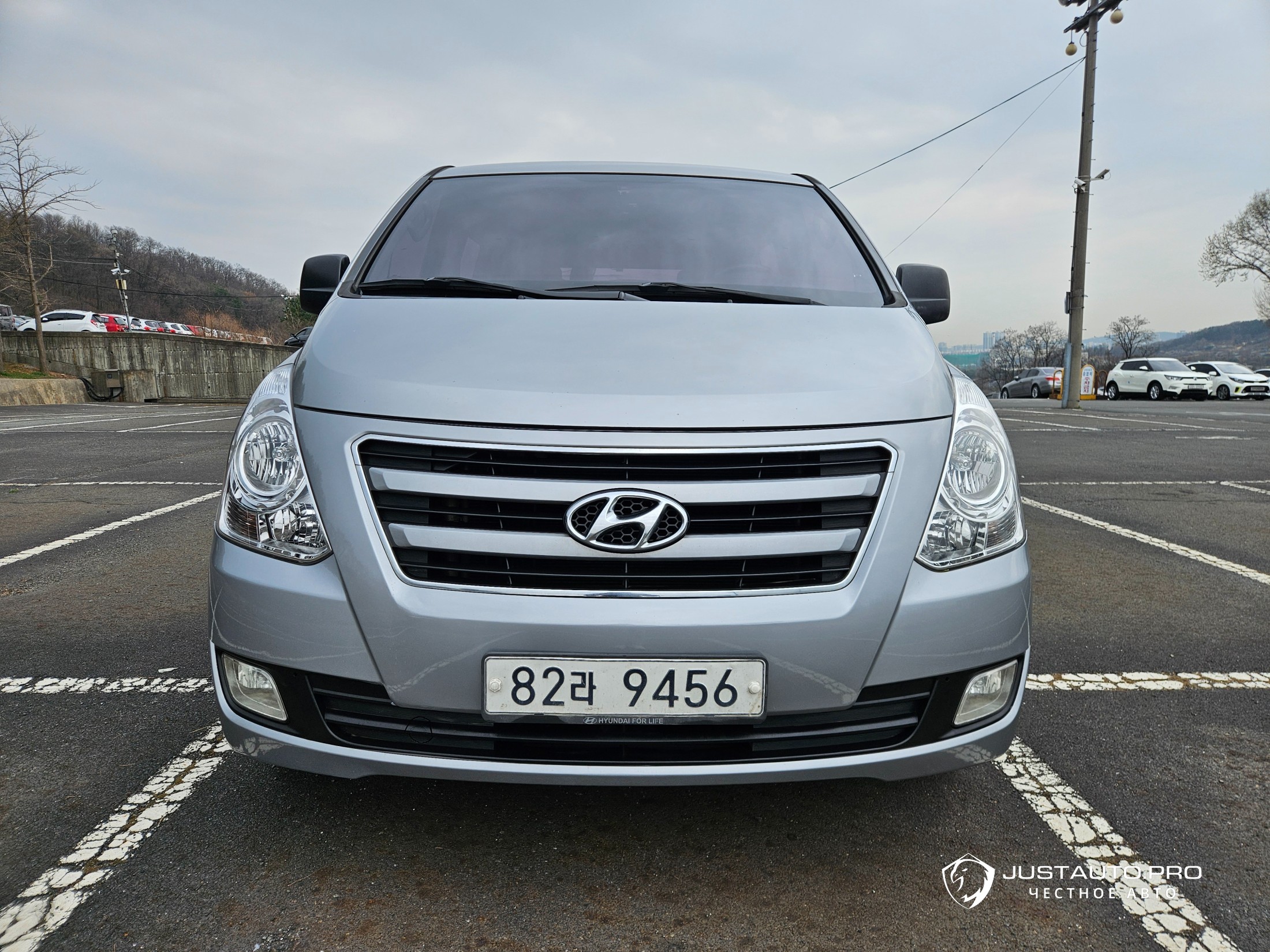 Автомобиль Hyundai Starex